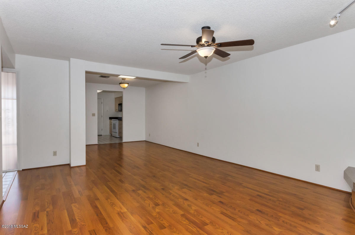 McCormick Place Twnhms Blk I (1-86) - Residential Lease
