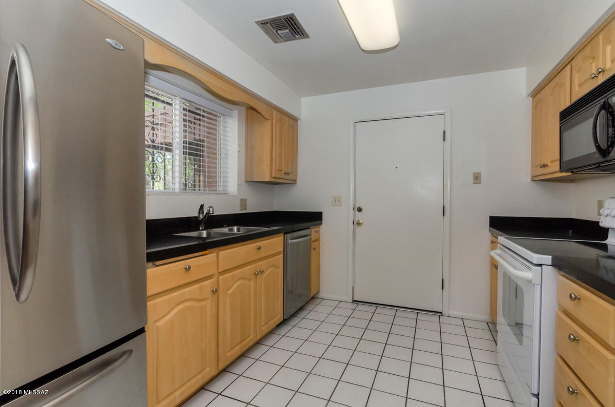 McCormick Place Twnhms Blk I (1-86) - Residential Lease