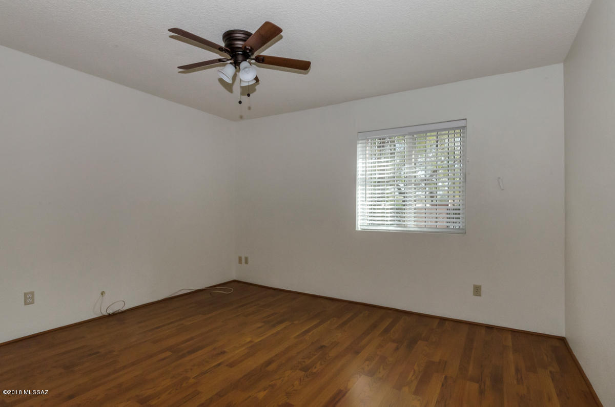McCormick Place Twnhms Blk I (1-86) - Residential Lease