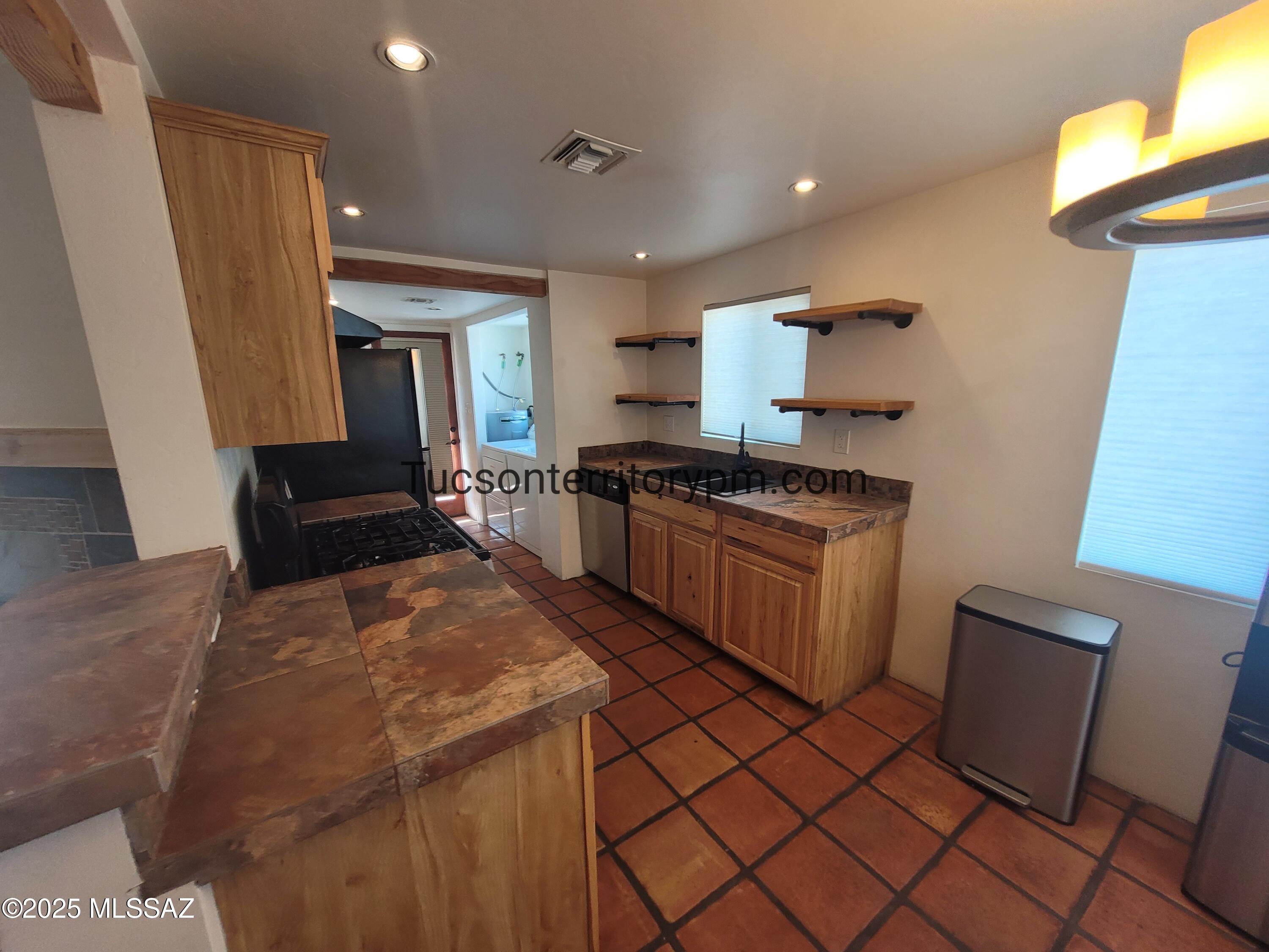 Catalina Heights - Residential Lease