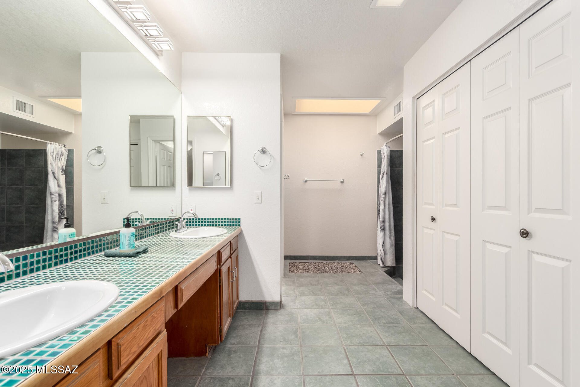 Centre Court Townhomes (1-106) - Residential