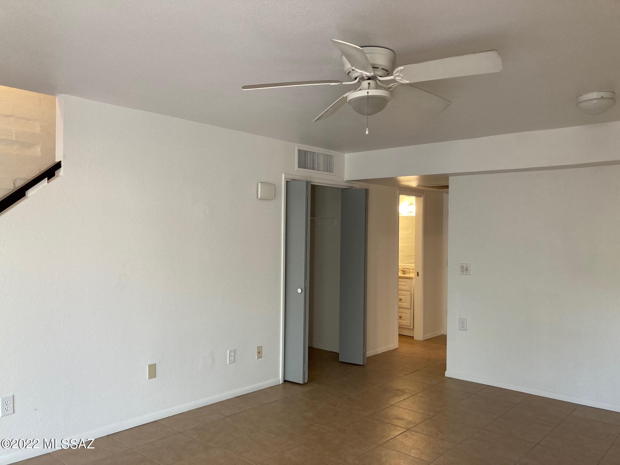 Villa Paraiso (1-67) - Residential Lease