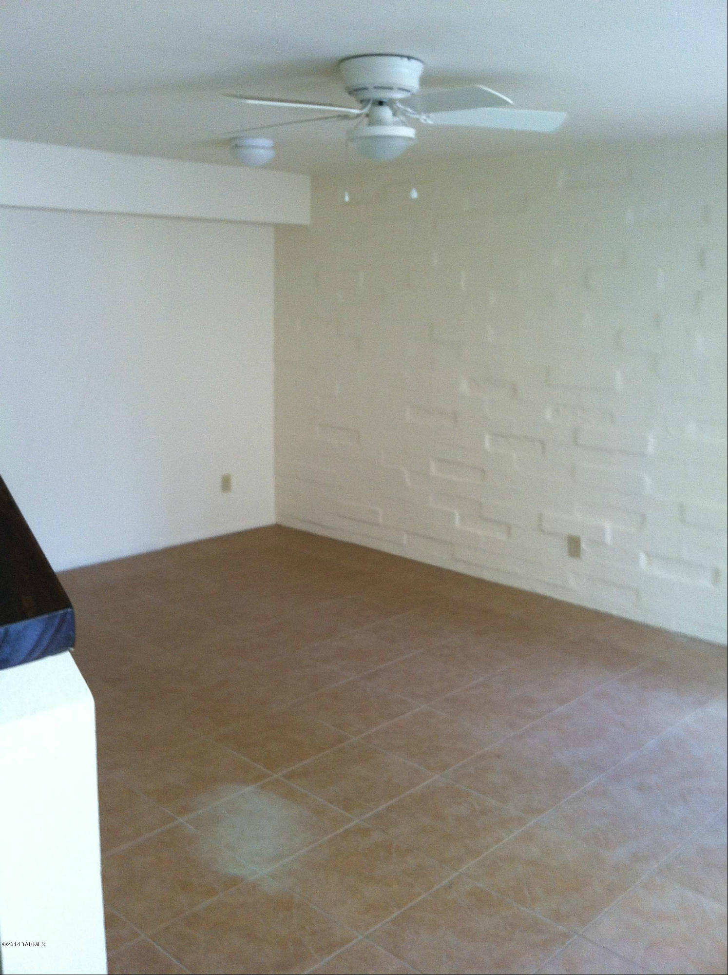 Villa Paraiso (1-67) - Residential Lease