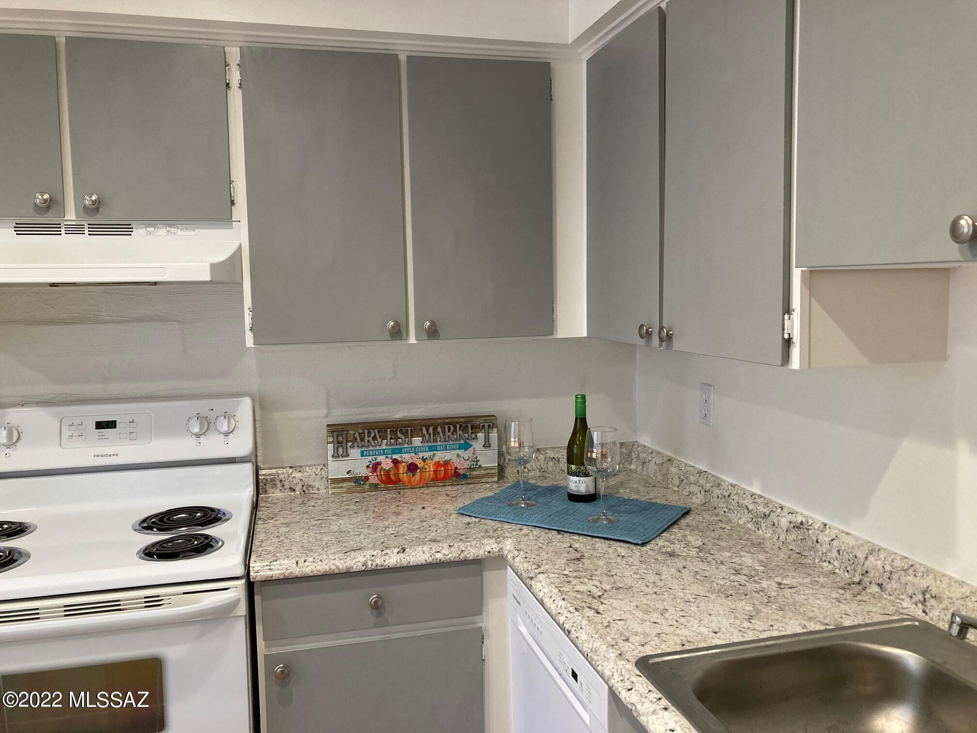 Villa Paraiso (1-67) - Residential Lease