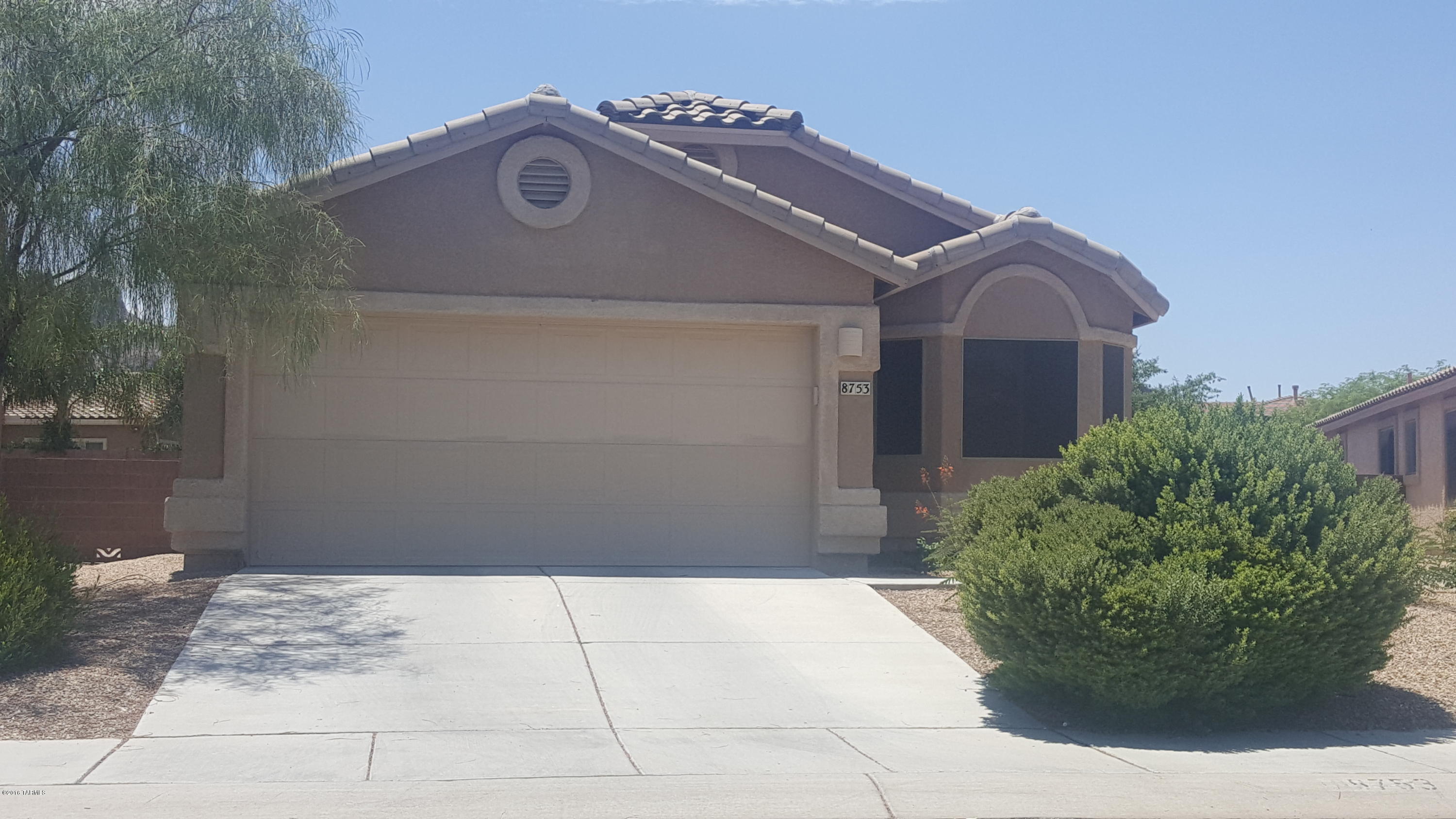 Nice home in Ironwood Reserve, off Silverbell Rd. and Cortaro Rd. 3 bedroom plus a den with double doors 3 baths. Great open kitchen with pull out drawers and island, molding around top of kitchen cabinets. Lay in master bedroom and view the mountains. 20'' tile and carpet throughout, 2 car garage. Relax in this large Arizona room. This home will not last.
