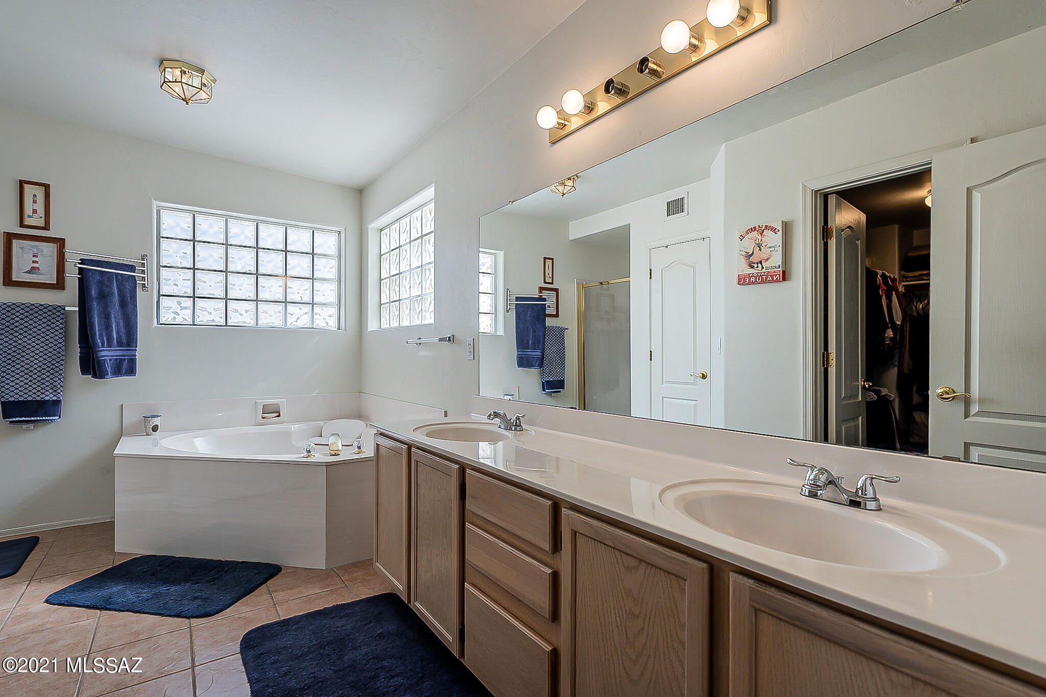 Hills On La Canada (The) - Residential