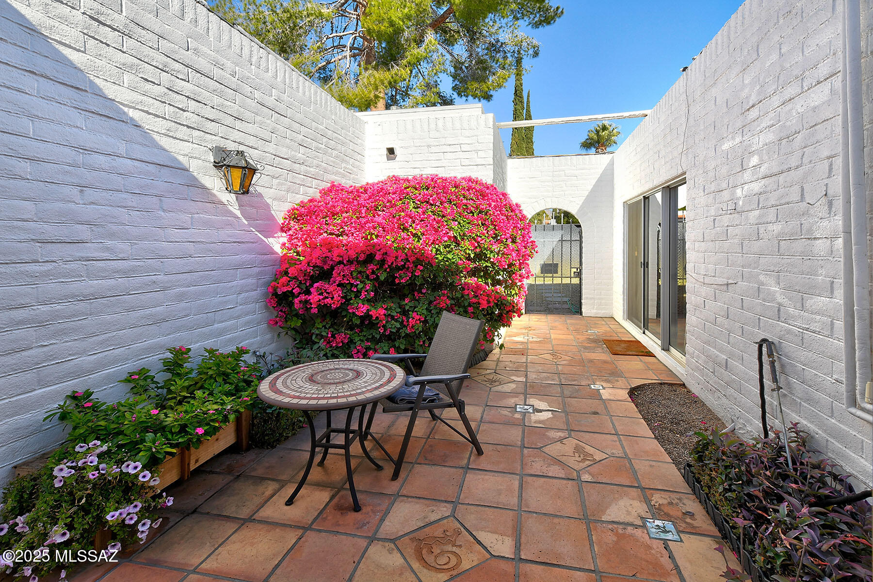 Las Lomitas (1) - Residential