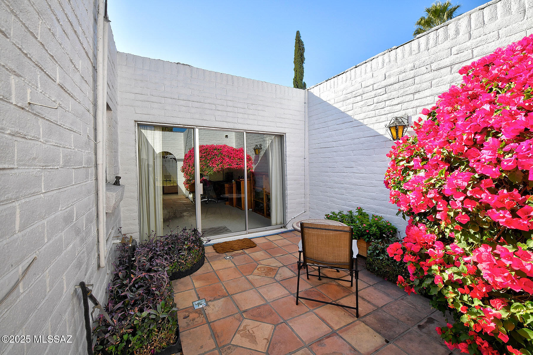 Las Lomitas (1) - Residential