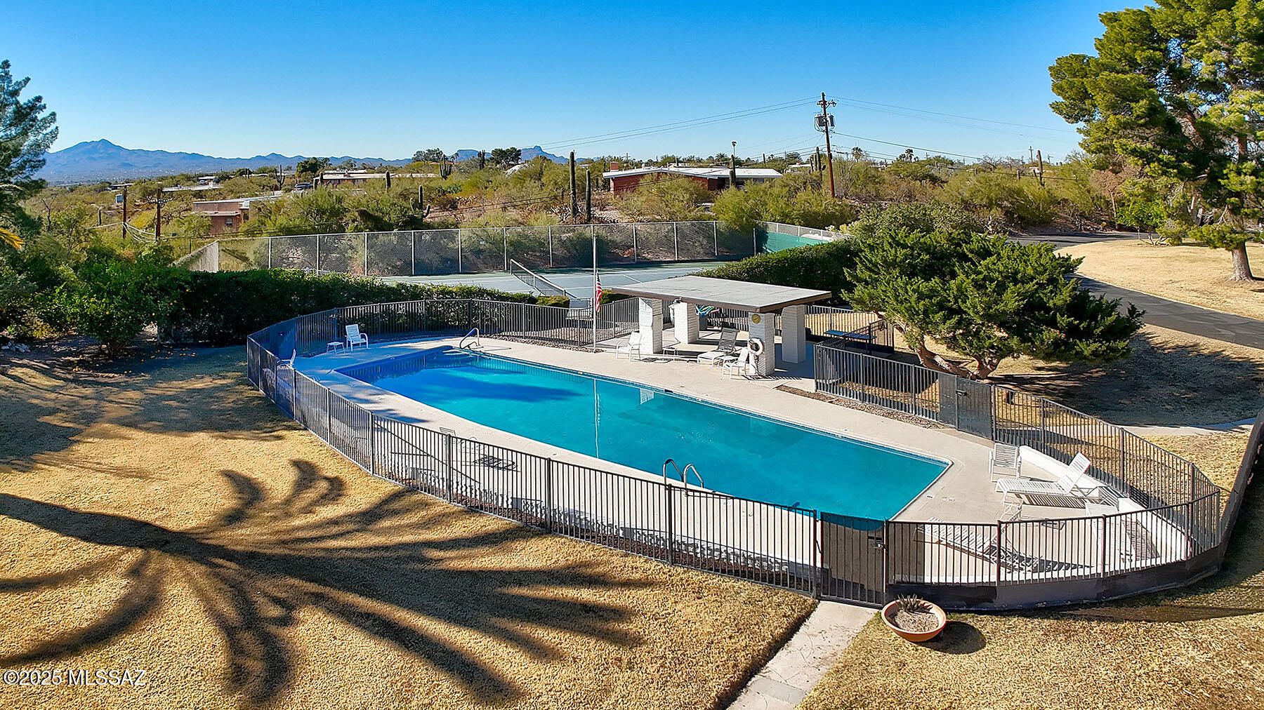 Las Lomitas (1) - Residential
