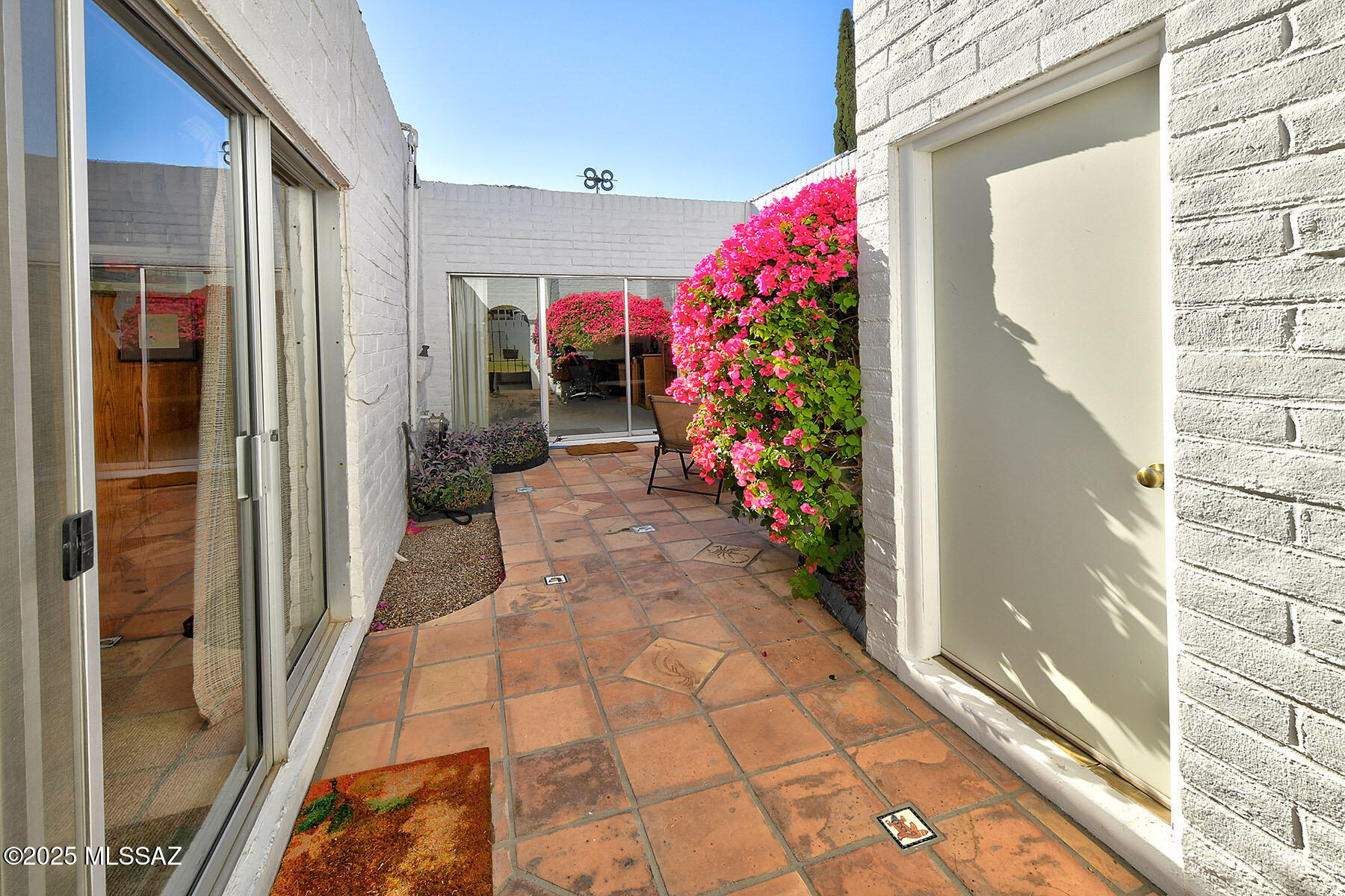 Las Lomitas (1) - Residential