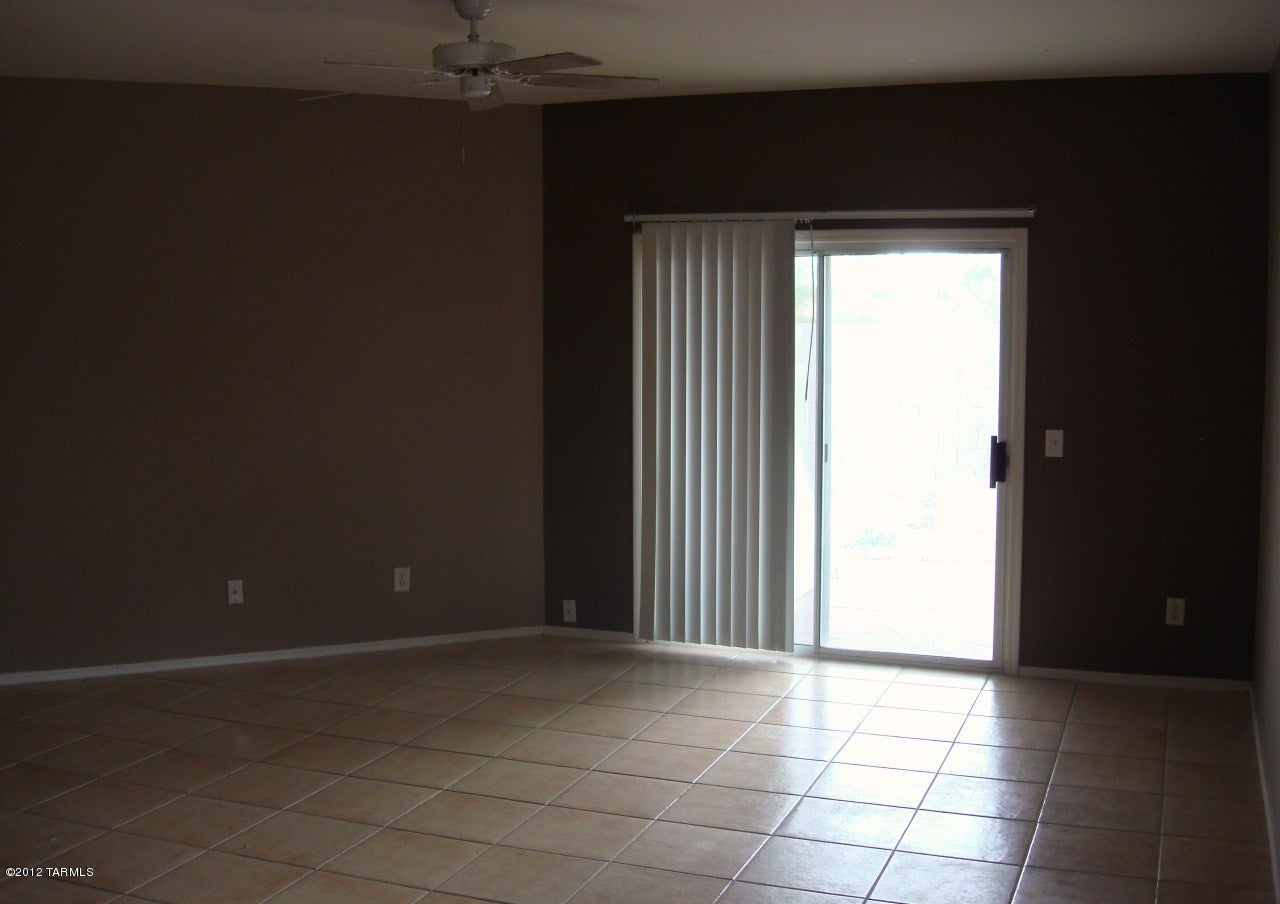 Houghton Village (1-55) - Residential Lease