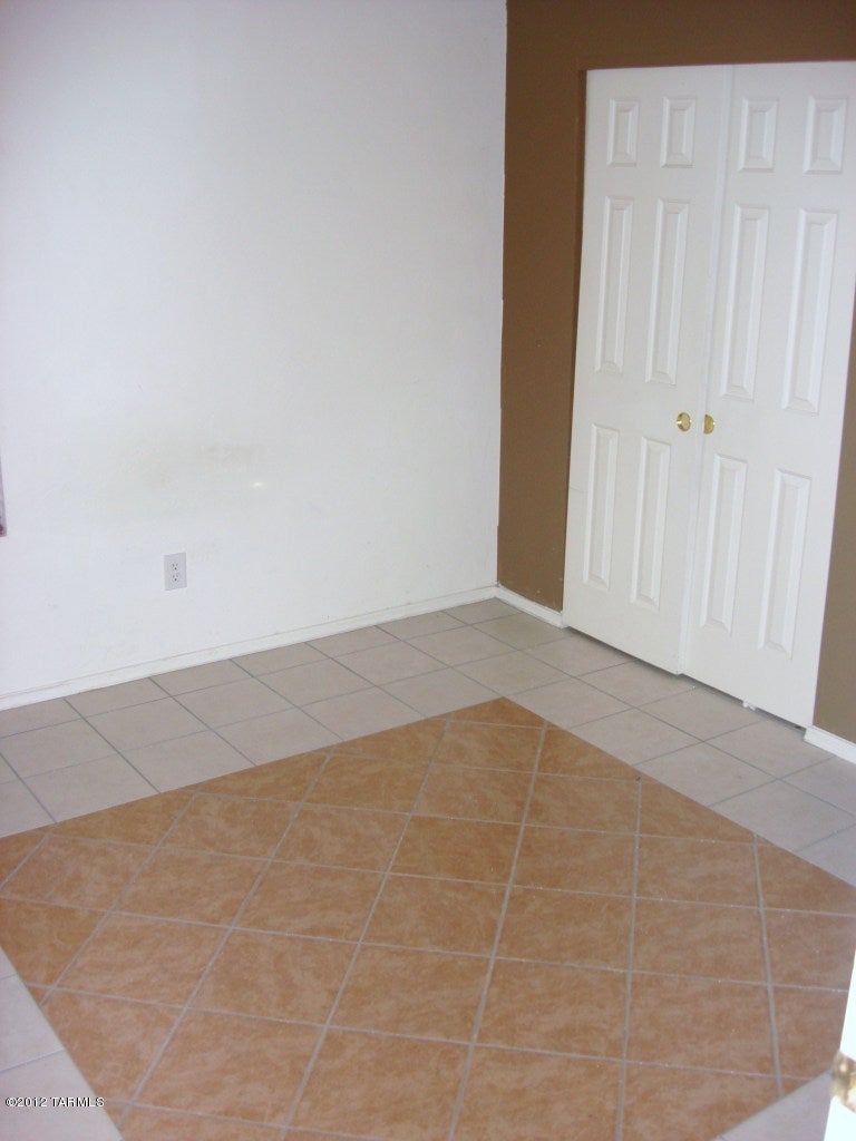 Houghton Village (1-55) - Residential Lease