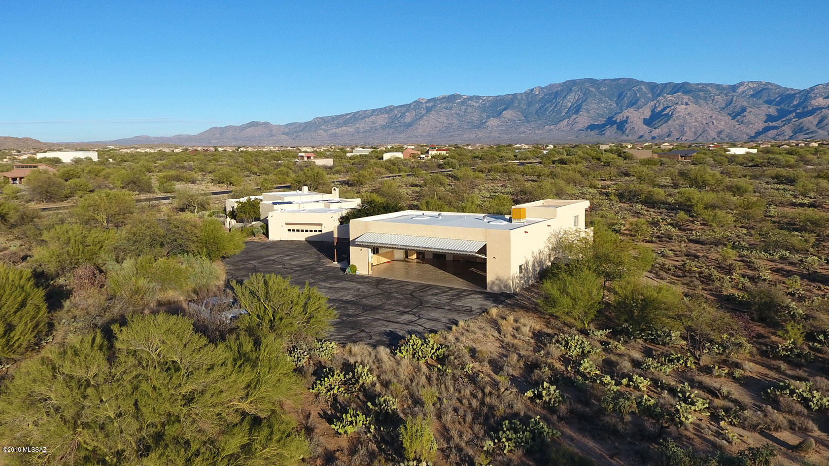 La Cholla Airpark - Residential