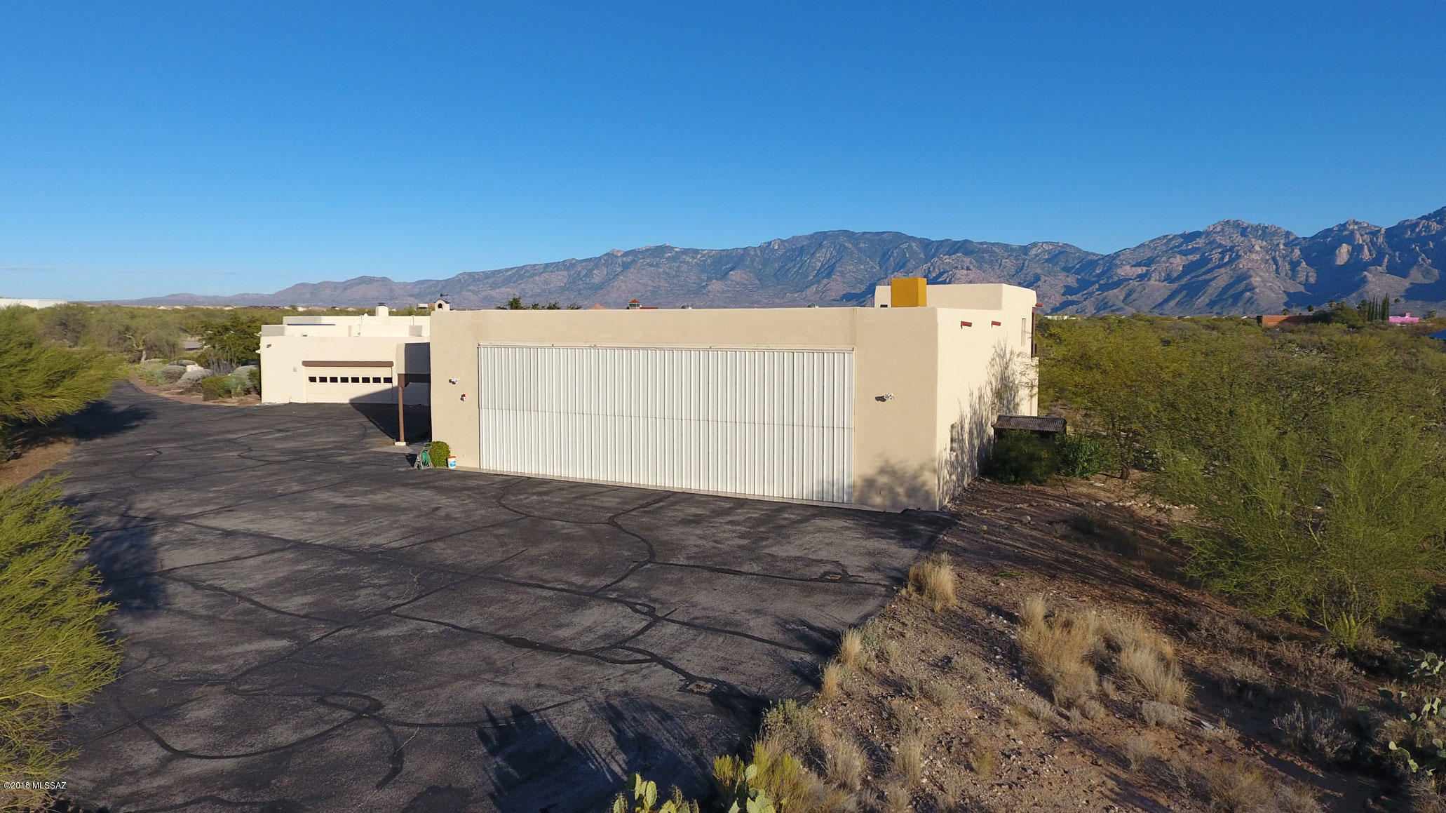 La Cholla Airpark - Residential