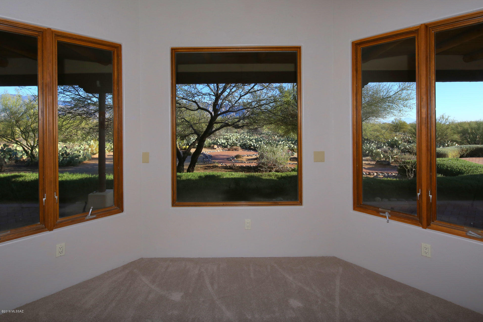 La Cholla Airpark - Residential