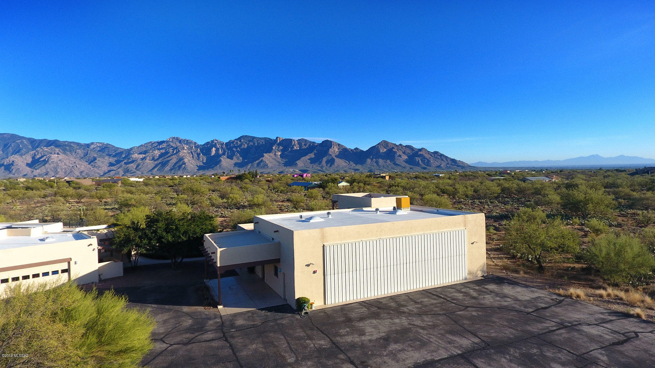 La Cholla Airpark - Residential