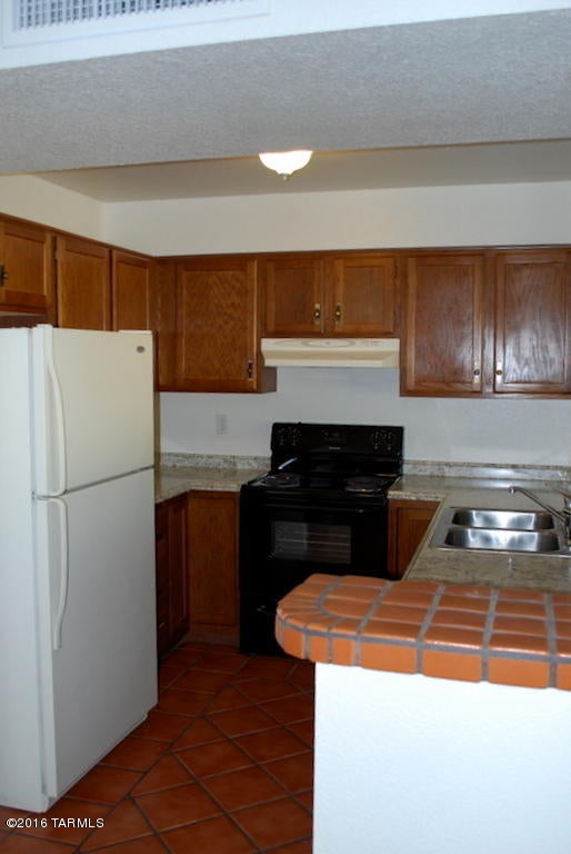 Sabino Sunrise Townhomes II (1-45) - Residential Lease