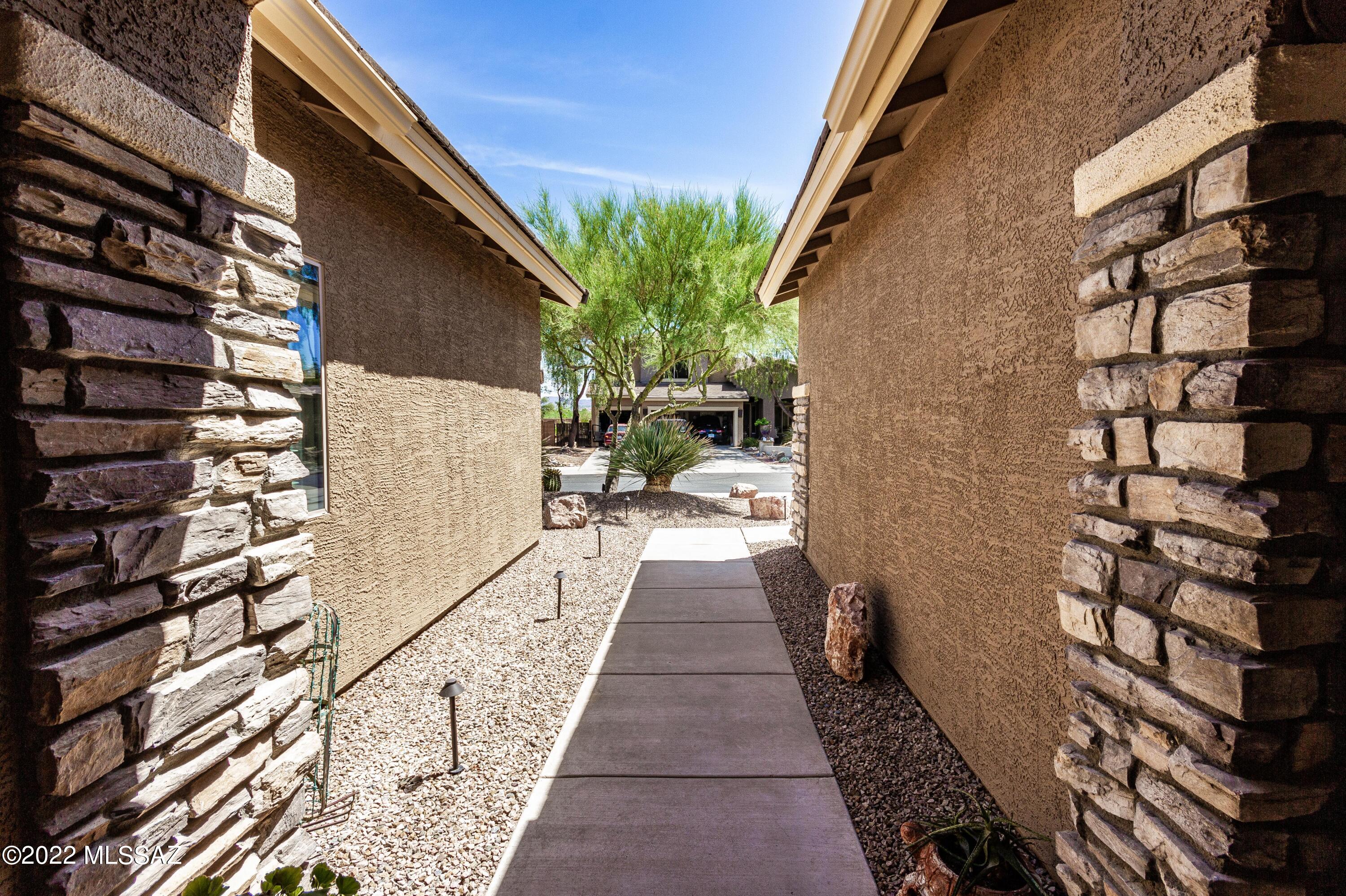 Continental Reserve Blks 17-19 (1-102) - Residential