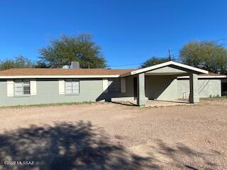 Centrally located 3 bedroom 2 bath home, tile throughout only carpet in the bedrooms. Neutral paint colors, updated kitchen with stainless steel appliances.  W/D hookup. New AC and water heater
Text or call Angie Pen a520-331-1194 for your showing