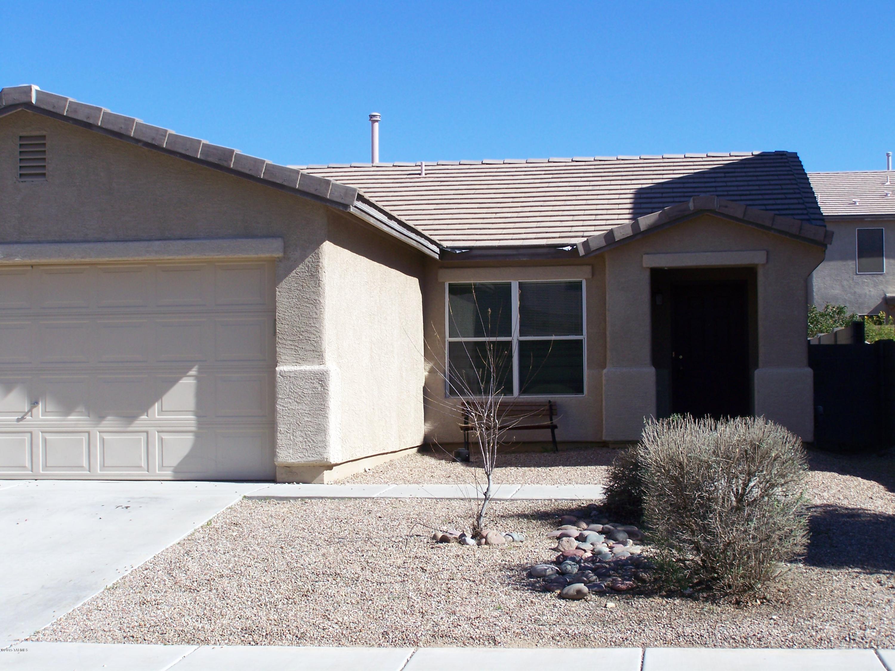 Excellent 3 bedroom plus den, 2 bath home located in Hartman Vista. This home has a very charming floor plan, all rooms are spacious, great room design, lots of neutral colors throughout, large kitchen with plenty of storage, covered patio, This home is clean and ready now!