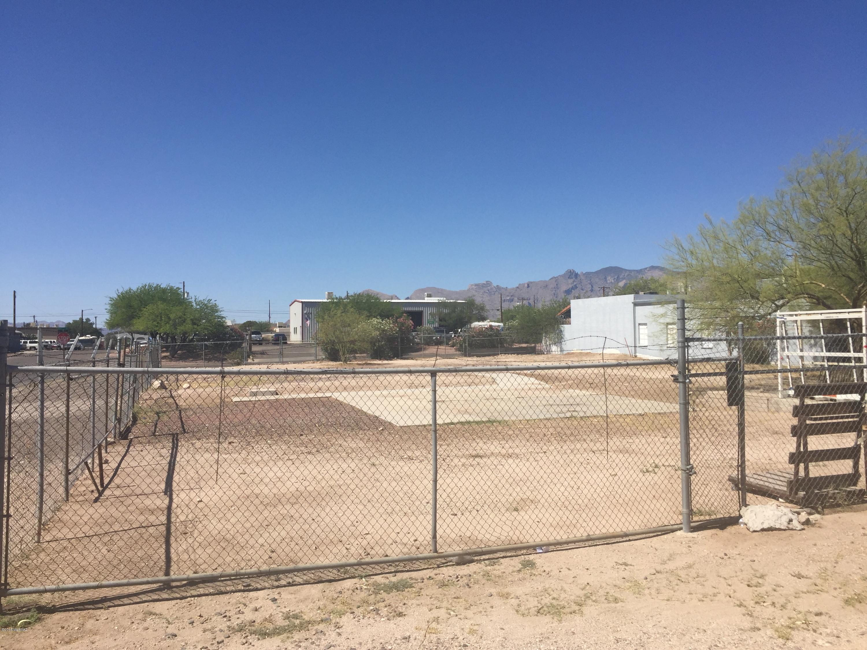Vacant Commercial land Zoned I-1. .31 acres. Corner of 9th and Flores