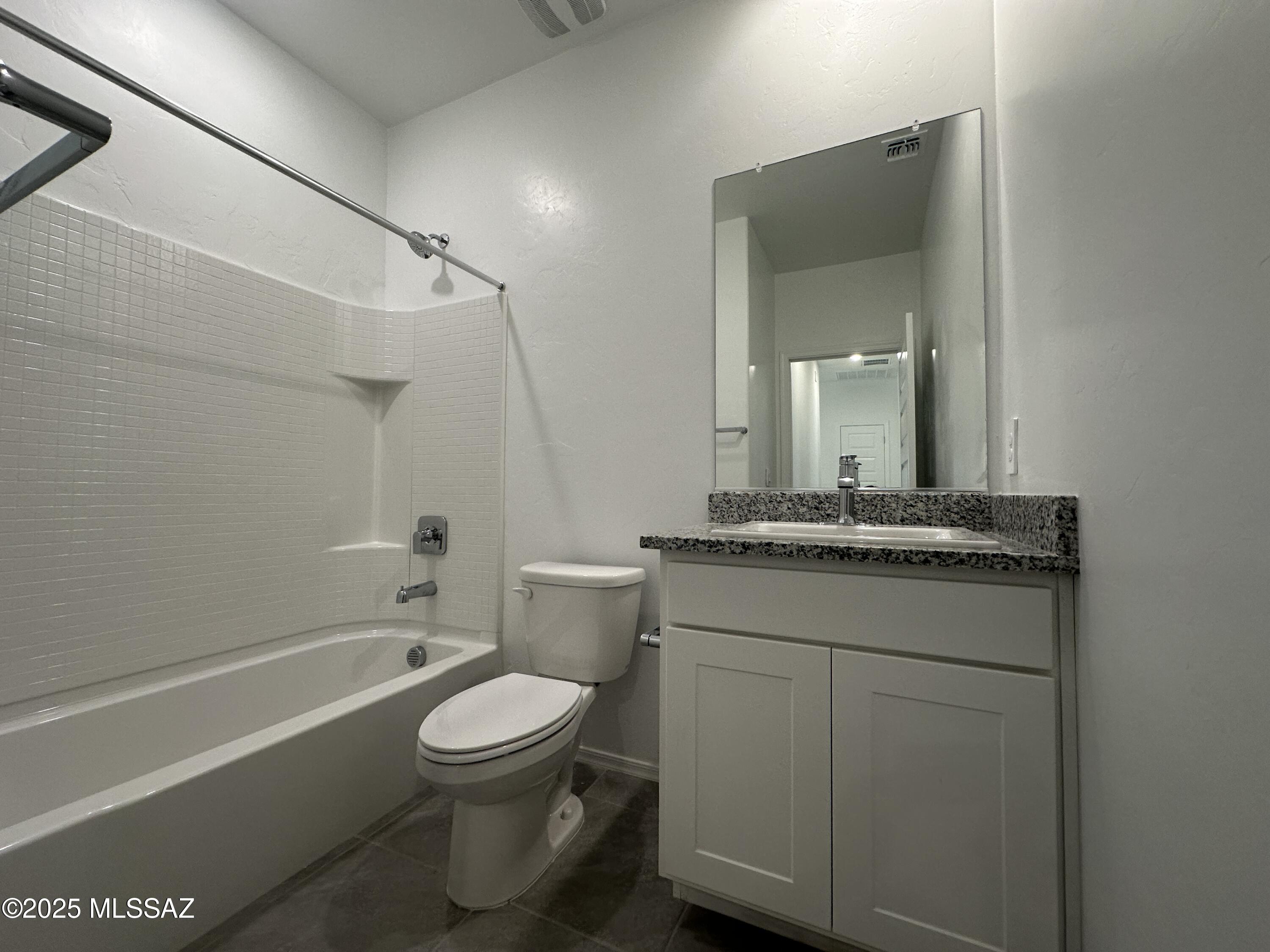 Saguaro Bloom SQ20180540069 - Residential Lease