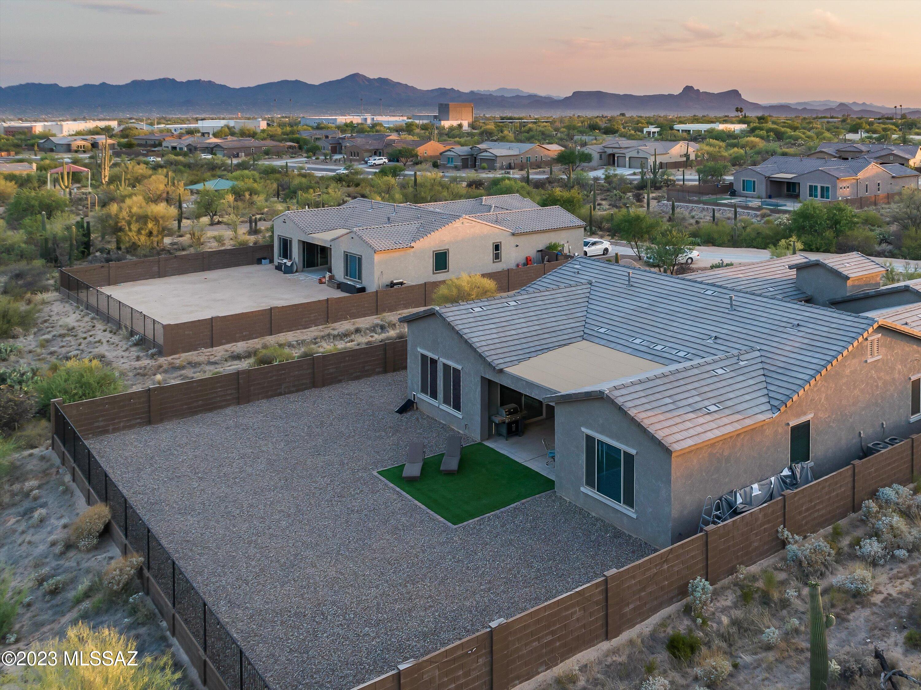 Saguaros Viejos West - Residential