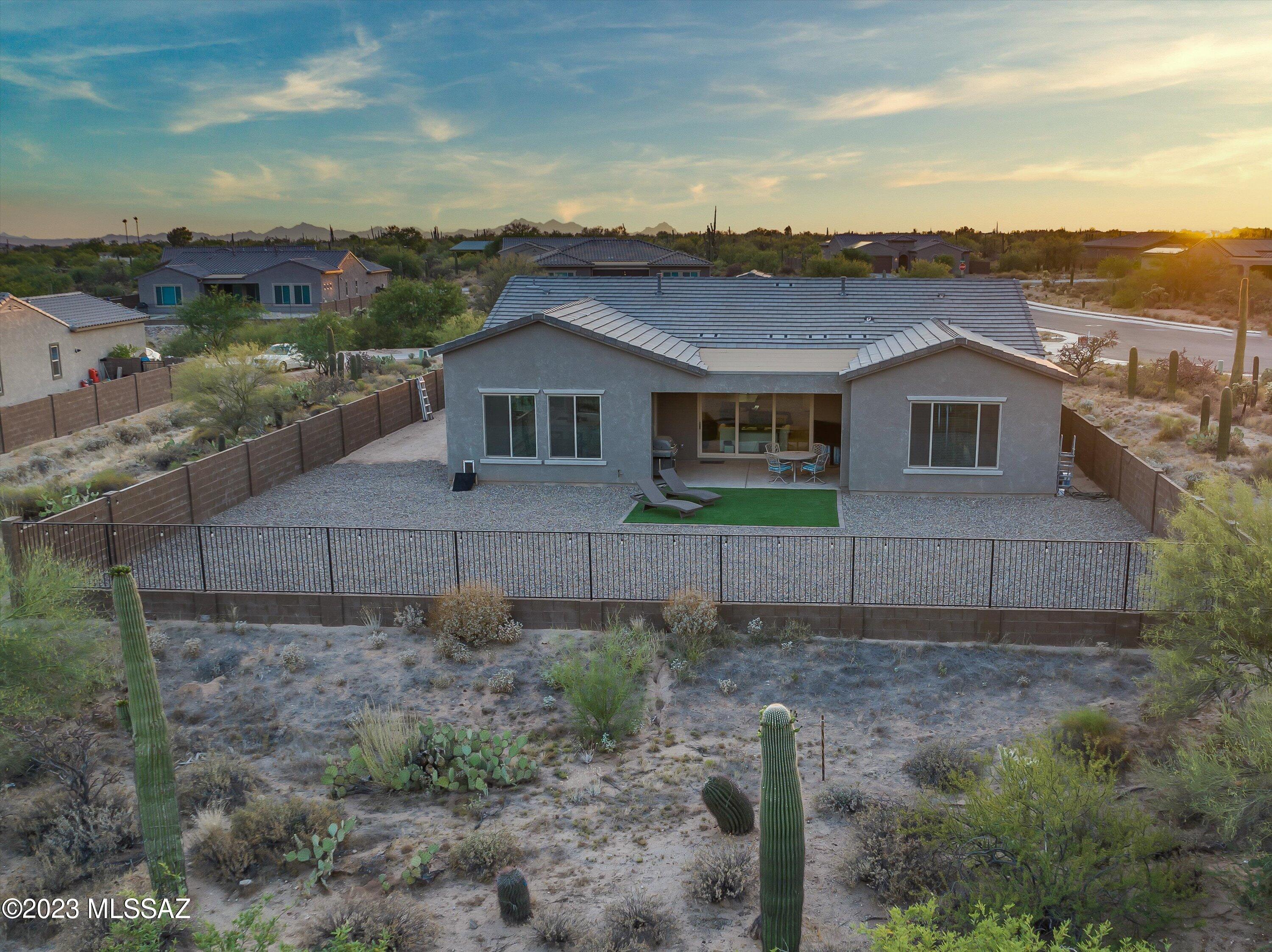 Saguaros Viejos West - Residential