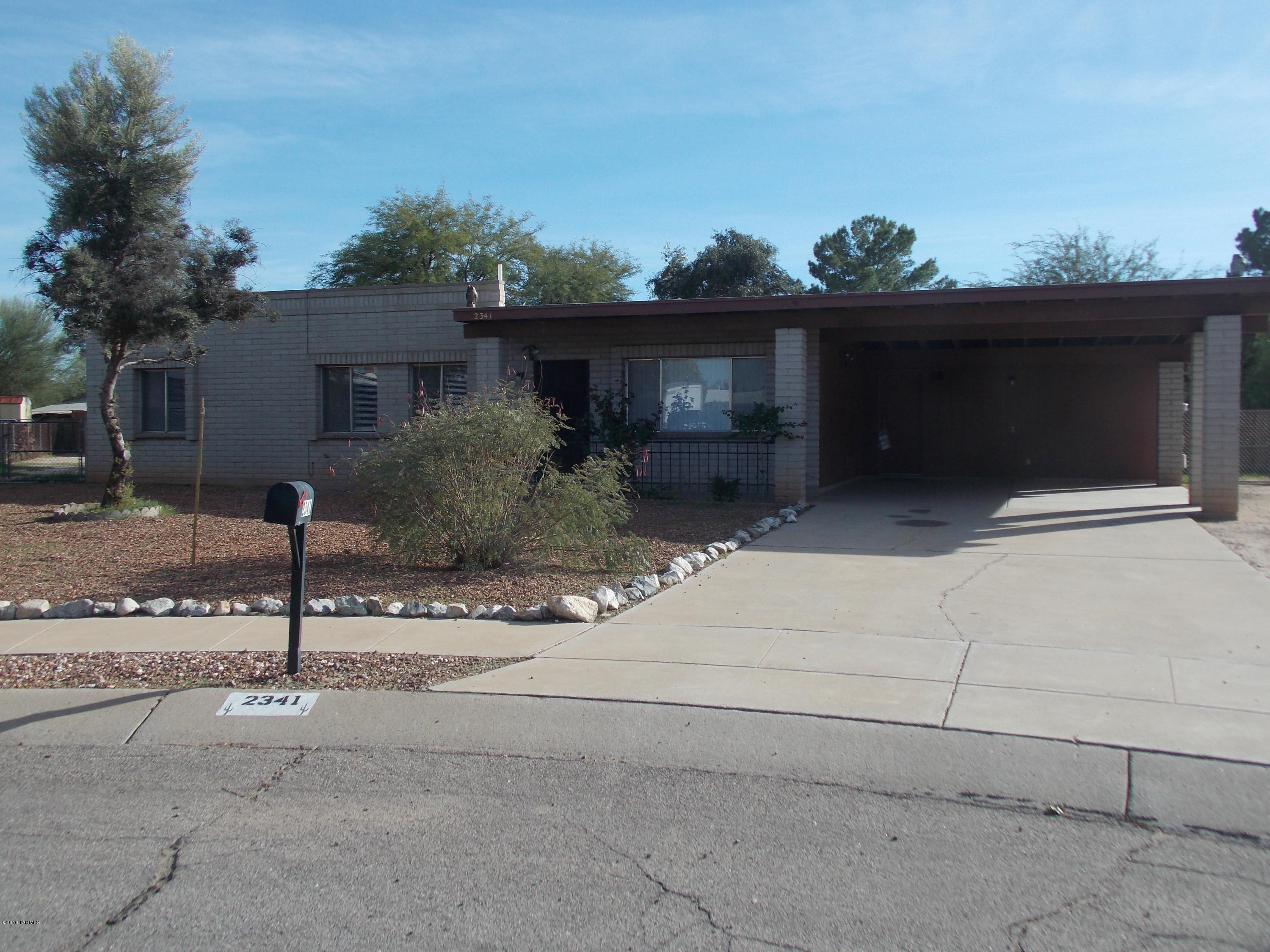 3BR/2BA home on a large lot located at the end of a cul-de-sac. Home has tile in the kitchen hall and bathrooms. Carpet in family room and bedrooms. Spacious laundry room off the kitchen that doubles as a utility Room. You will need to provide your own Refrigerator, washer and dryer. Evap cooling. Pets on approval with additional deposit.