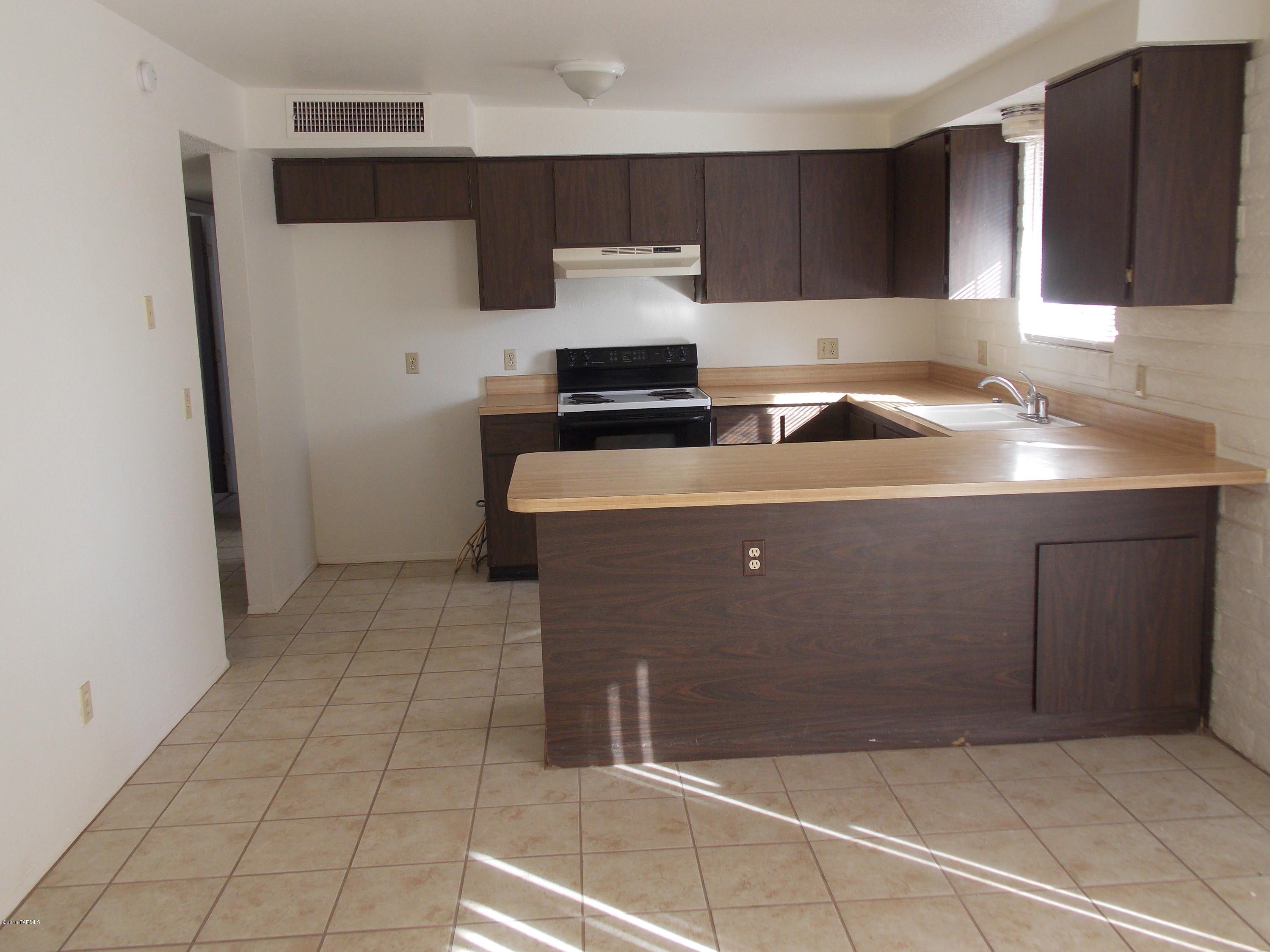 Casas Adobes Park (1-93) - Residential Lease