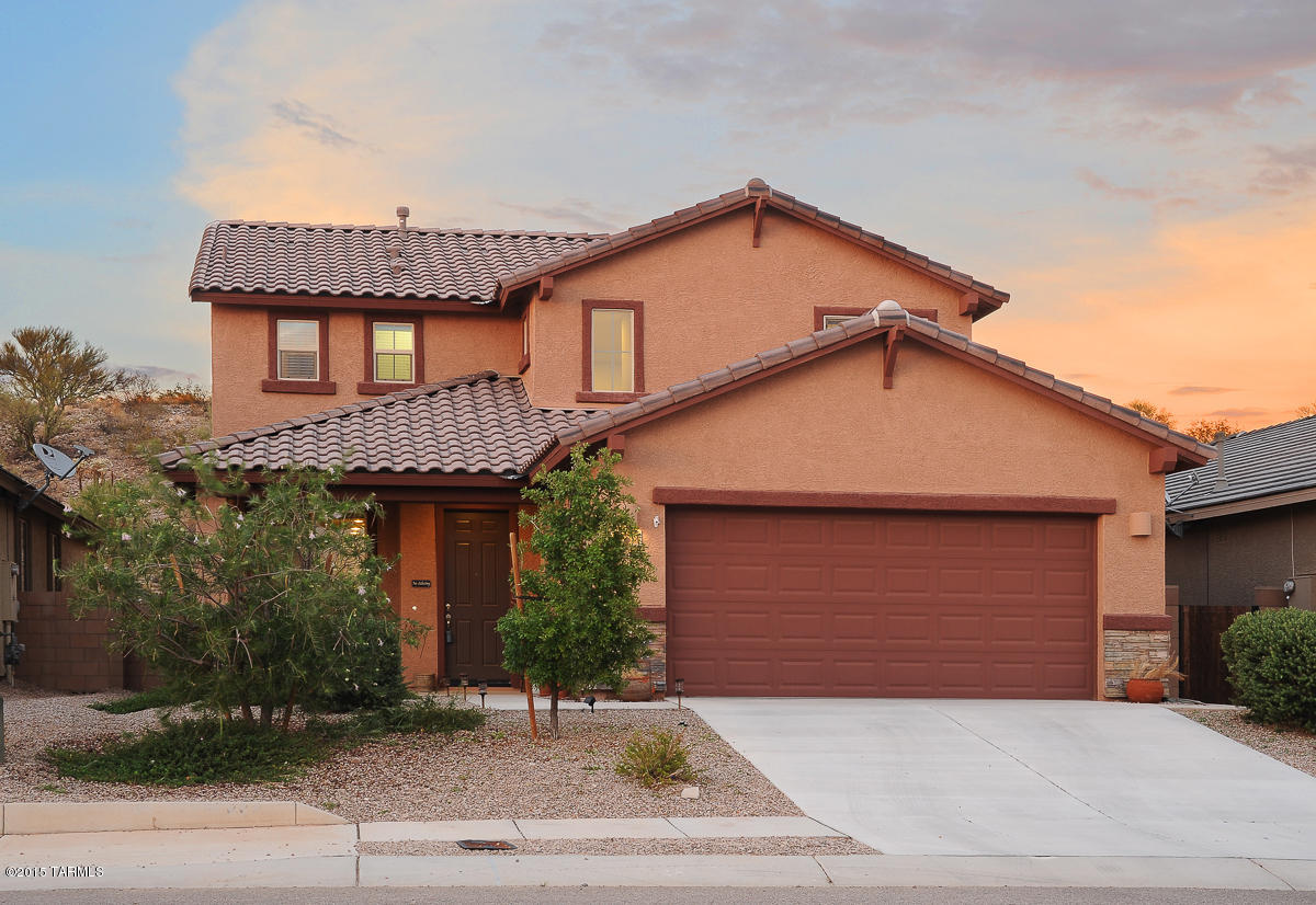 Seller will accept or counter offers between $215,500 and $222,500. Your family will have room to grow in this upgraded, newer home in a quiet, established neighborhood in Rancho Del Lago. Home features a separate suite, with it's own entrance and kitchenette...perfect for teens, grown children or parents! Main part of house has upgraded appliances, granite, and a custom, built-in dinette. Spacious laundry room 'upstairs.' Quick, easy travel to I-10, schools, shopping and golf.