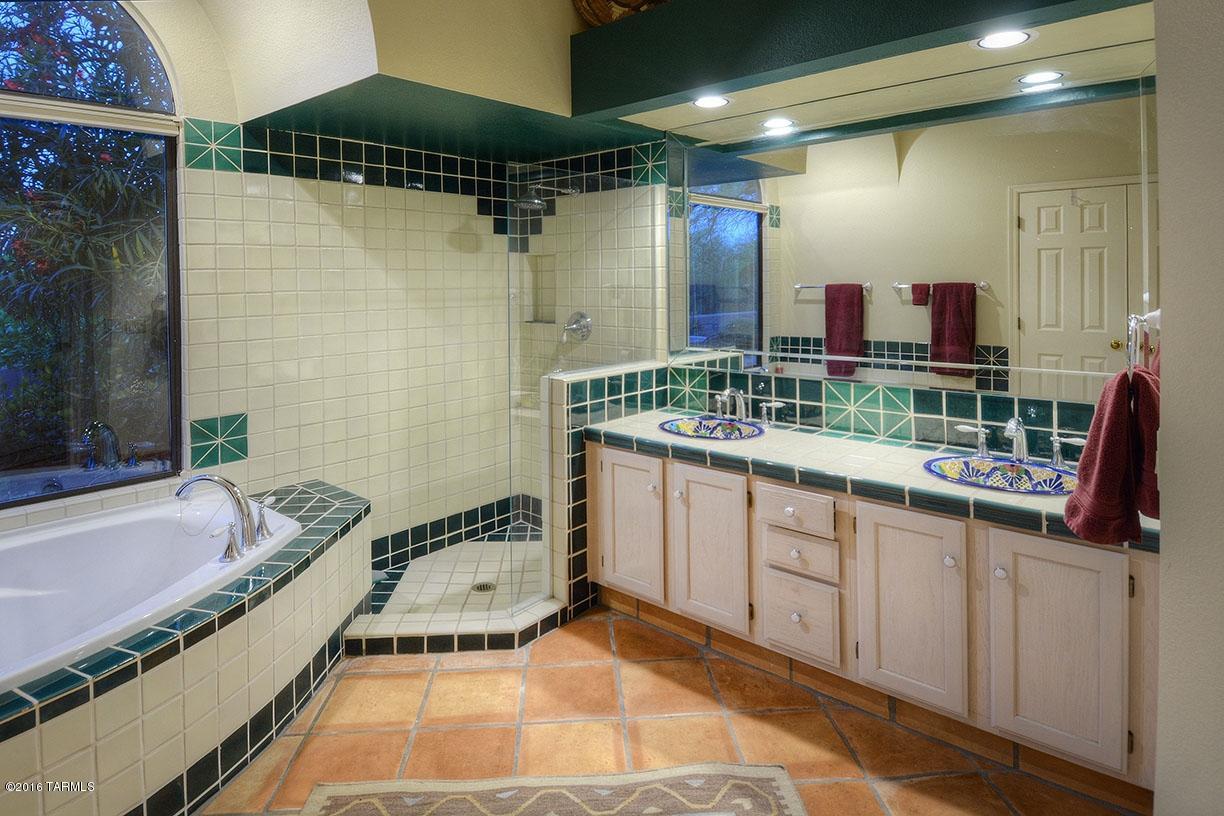 Ventana Canyon Golf Villas - Residential