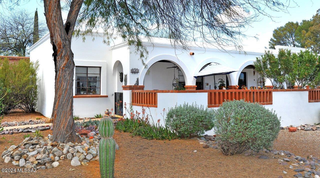 Cute 2 bedroom villa. Updated in 2022. New perennial plantings in court yard such as Jasmine, and a lavender Rose plus an upgraded irrigation system. Community laundry just steps away. New owner could install laundry in attached shed. Beautiful pool close by. HOA covers common areas, water, trash, exterior of unit, hot water heater, roof, heating/cooling, termite treatment.