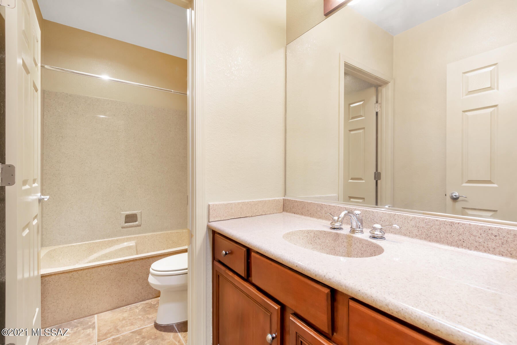 Rancho Del Lago (466-540) - Residential Lease