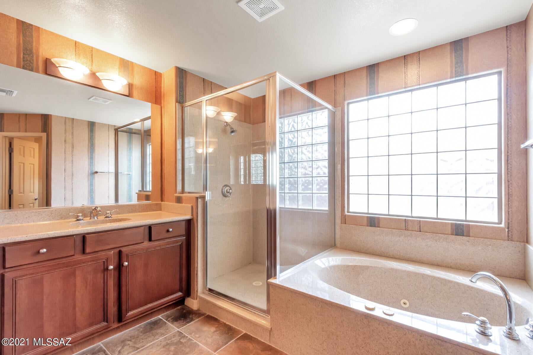 Rancho Del Lago (466-540) - Residential Lease
