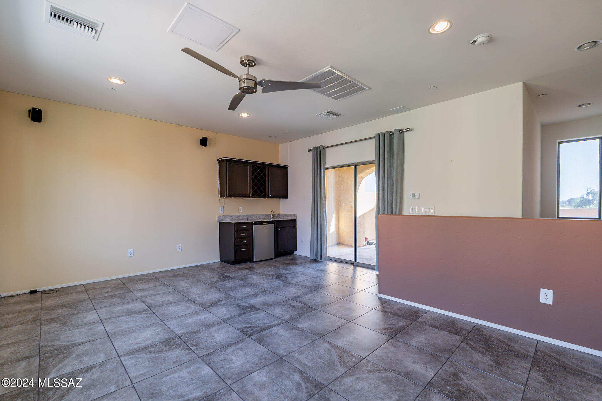River Walk (1-140) - Residential