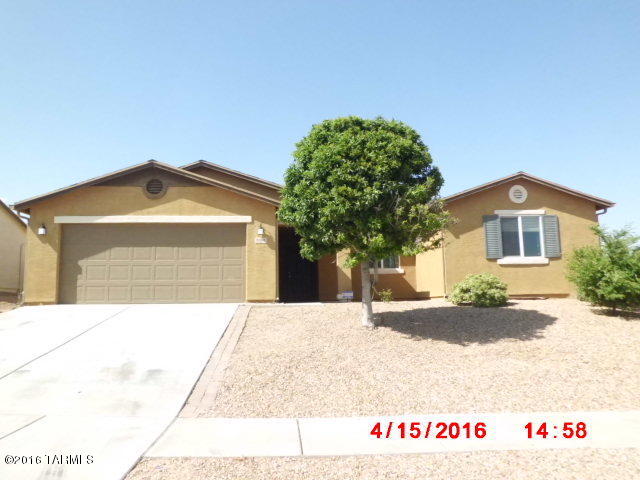 Wonderful opportunity to own this spacious 4 bedrooms + den, 2 full baths with 2 car garage. Located on large lot, gives you a lot of room for entertaining in your back yard. Den could easily be turned into bedroom #5 if that is what you need. Kitchen has plenty of cabinets and has room for a mobile island. Come see your new home today.