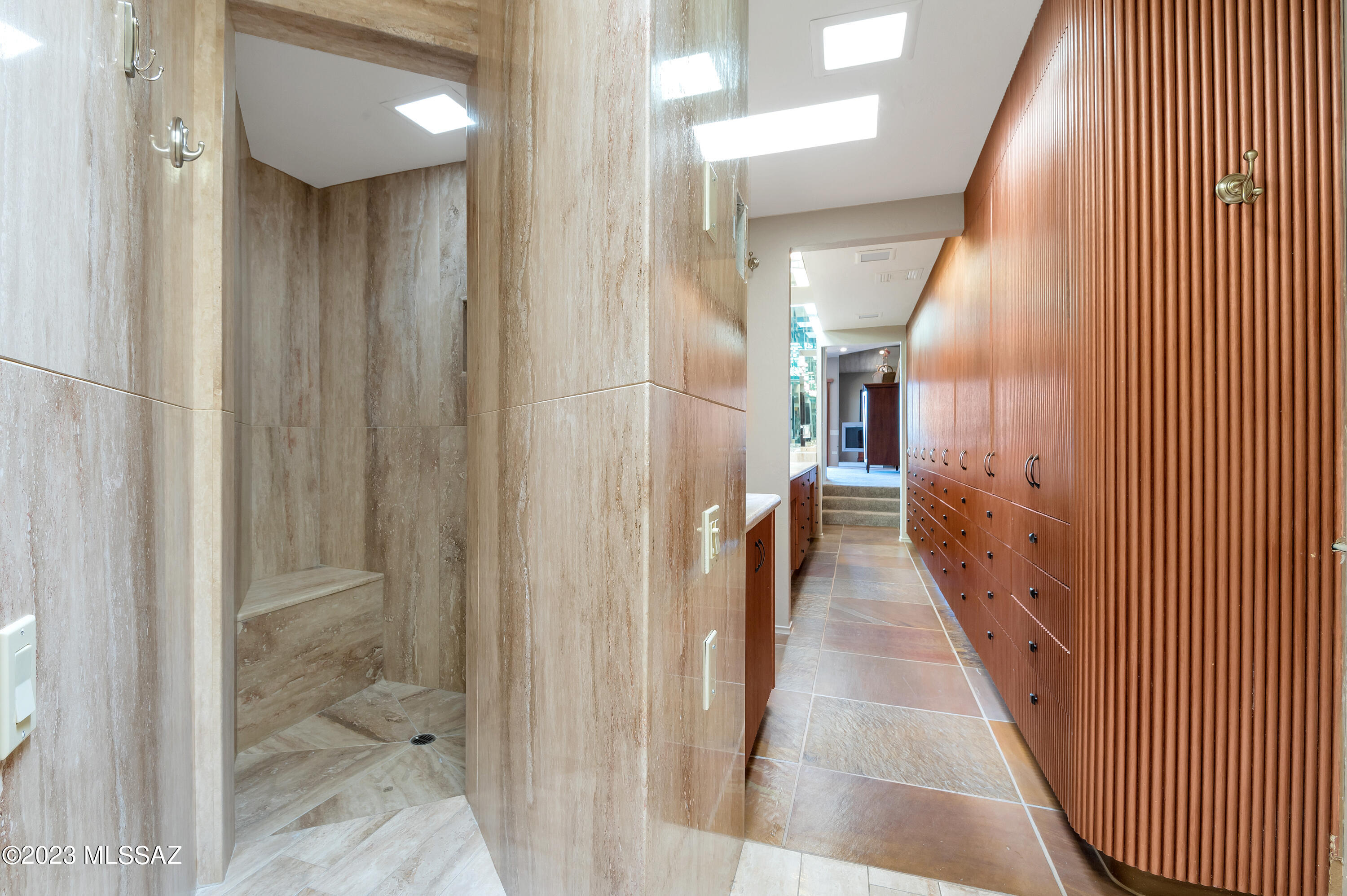 Finisterra II (211-302) - Residential