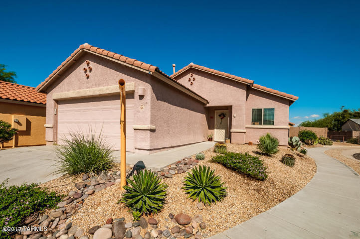 Range Price - Seller will counter or accept offers between $150K and $160K. Great 3 bedroom/2 bath home located in a quiet neighborhood in the award winning Vail School District. Located at the end of a cul-de-sac with neighbors on only 2 sides. Vaulted ceilings makes the home feel light & airy, yet just the right size!