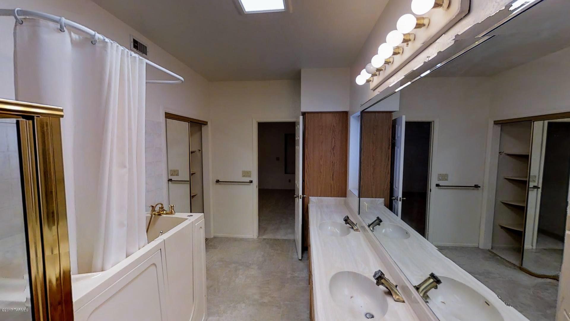Valle Del Oro Townhomes (1-90) - Residential