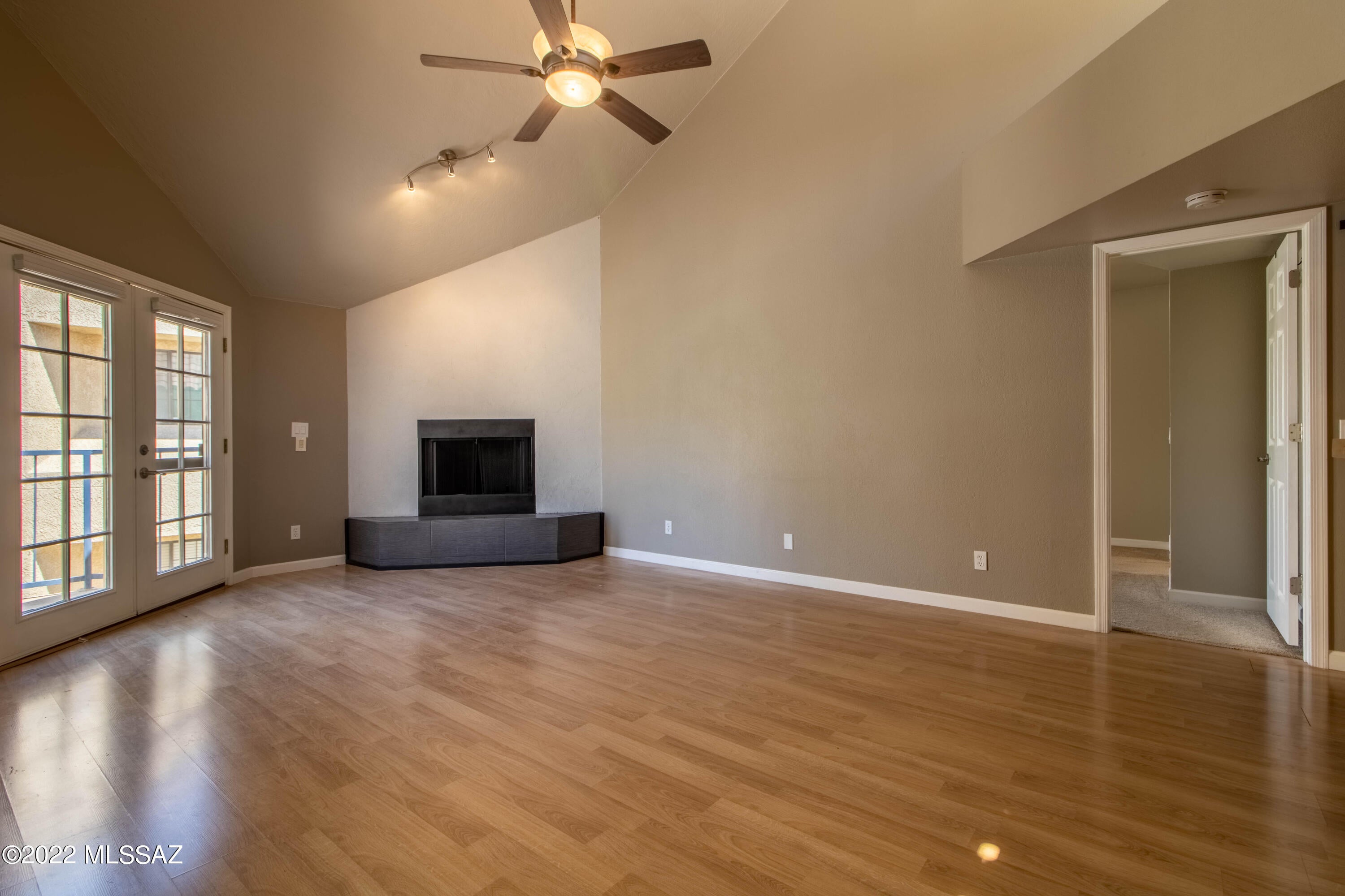 Twelve Hundred River Rd Condos - Residential Lease