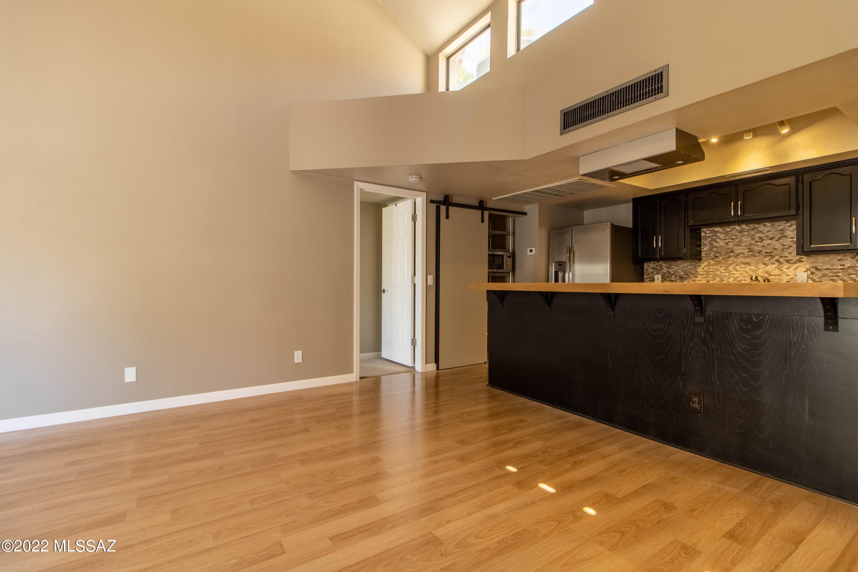 Twelve Hundred River Rd Condos - Residential Lease