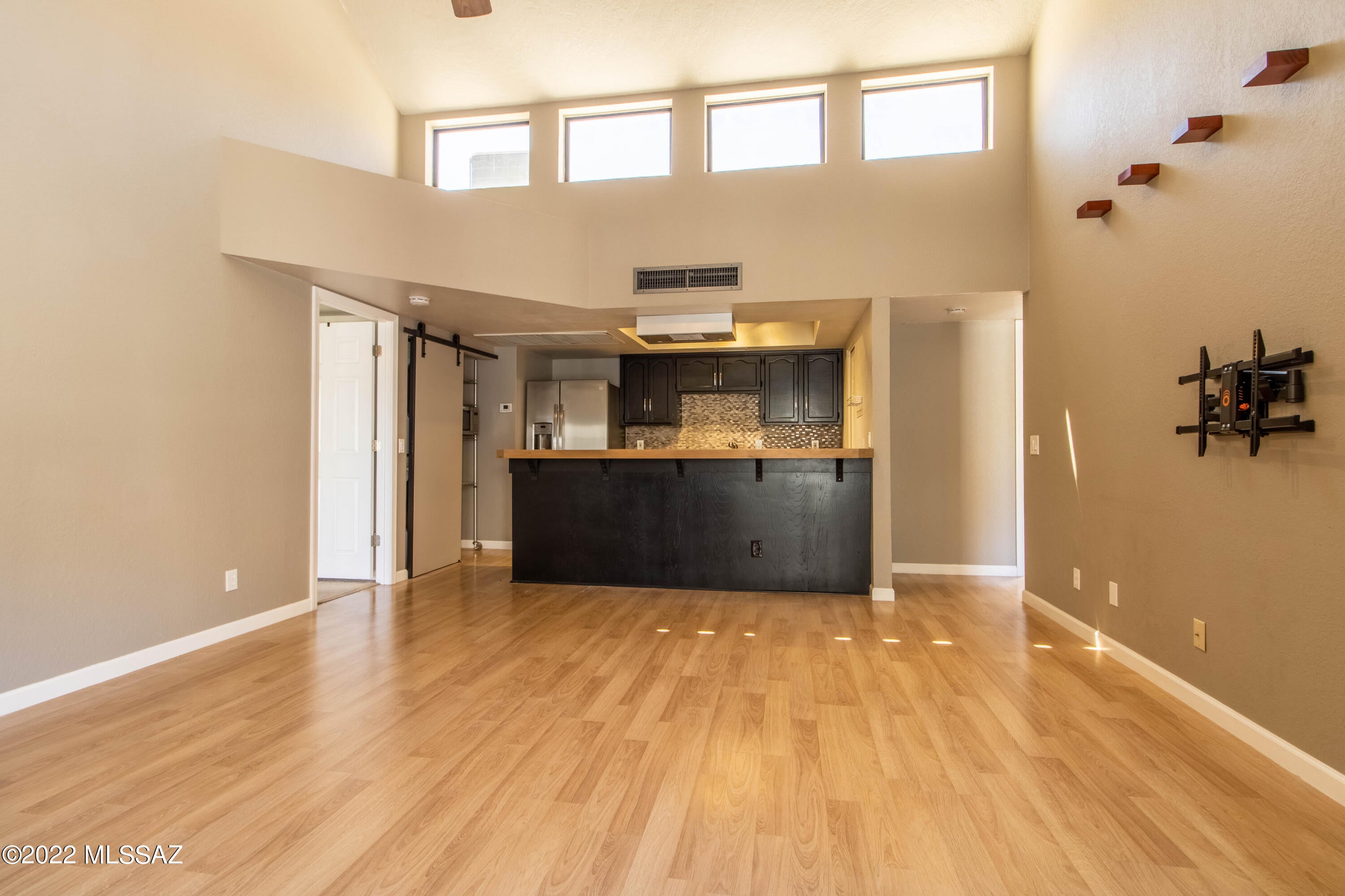 Twelve Hundred River Rd Condos - Residential Lease