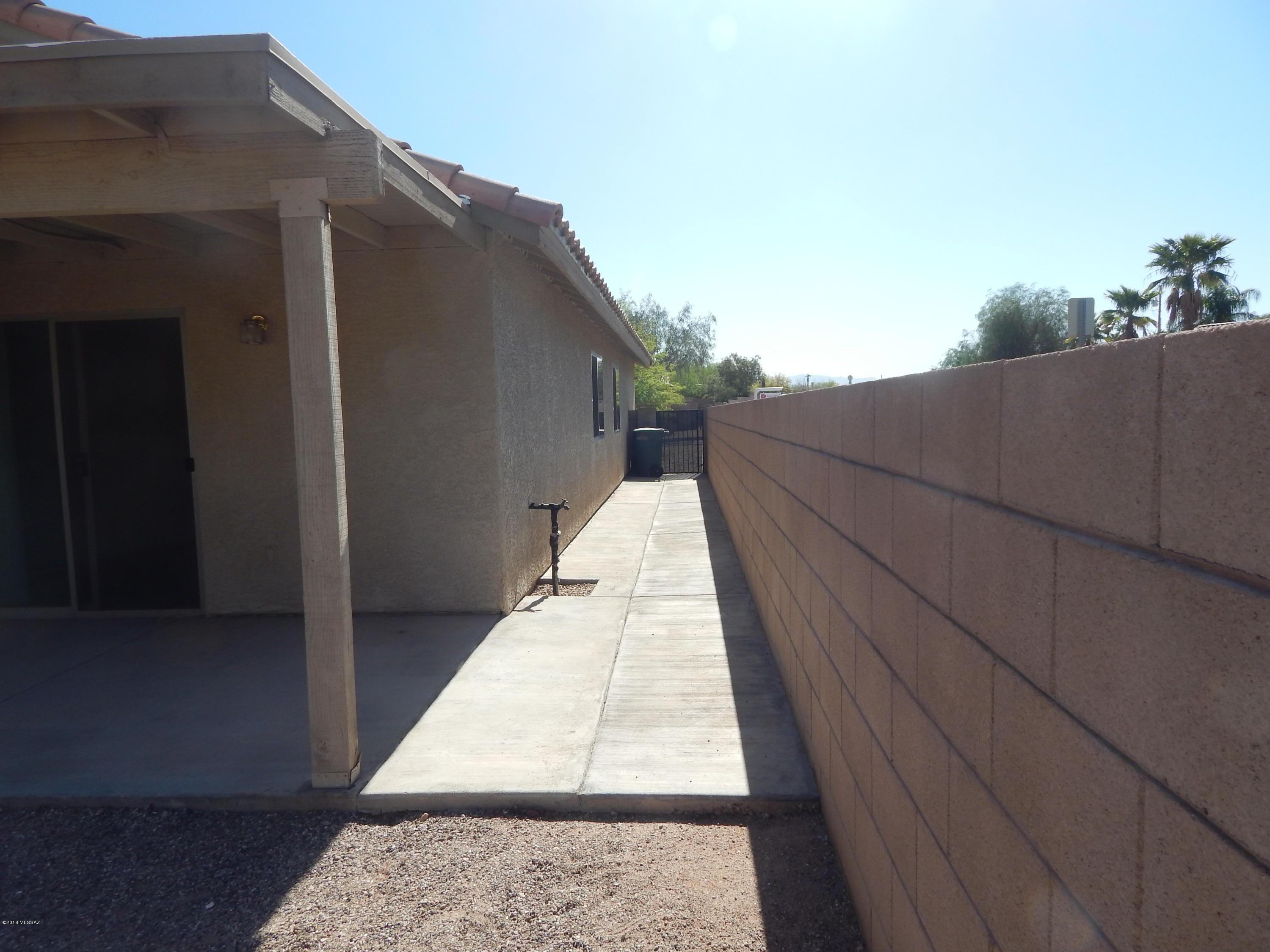 Colina De Oro (1-138) - Residential Lease