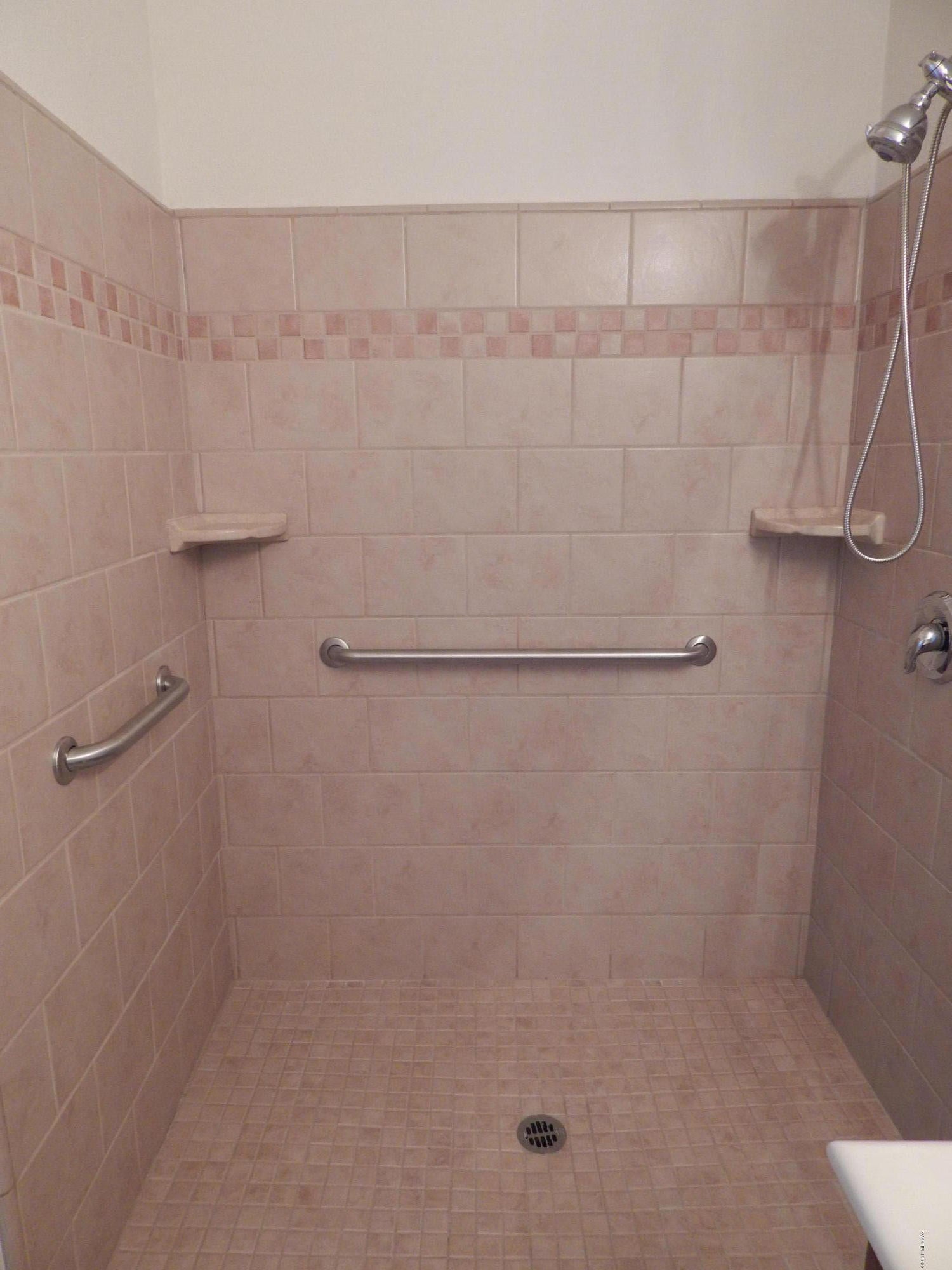Colina De Oro (1-138) - Residential Lease
