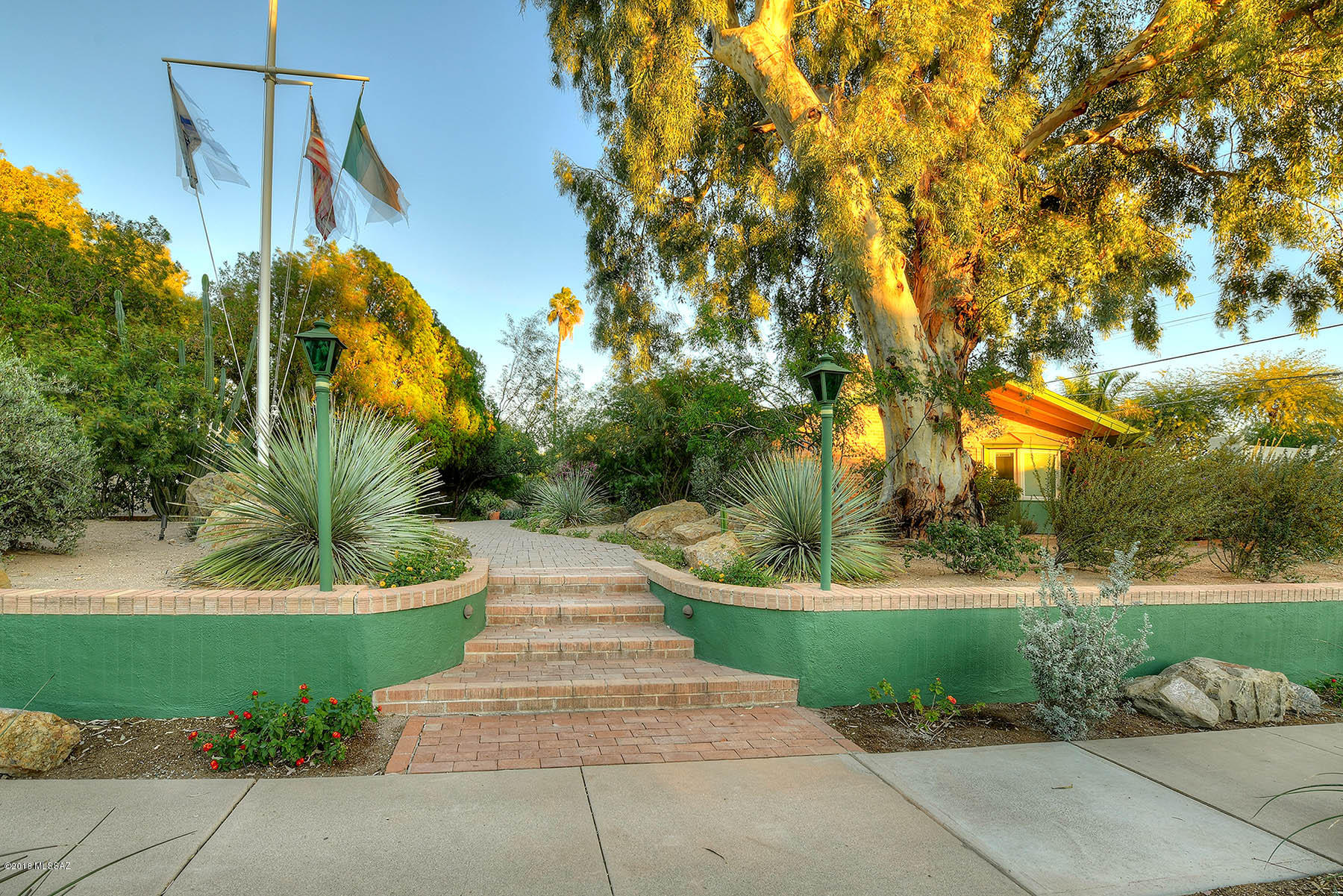 University Manor - Residential