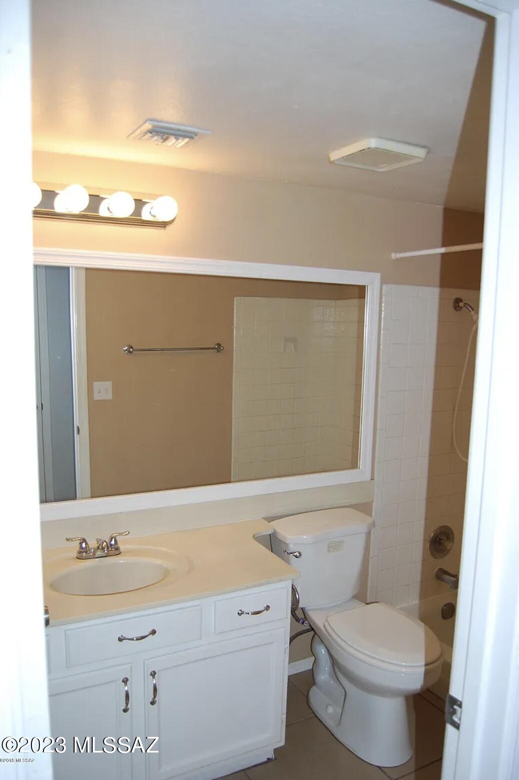 Gatewood Ranch (92-293) - Residential Lease