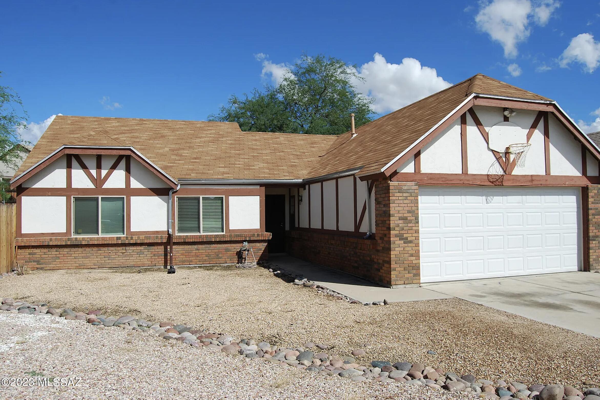 Gatewood Ranch (92-293) - Residential Lease