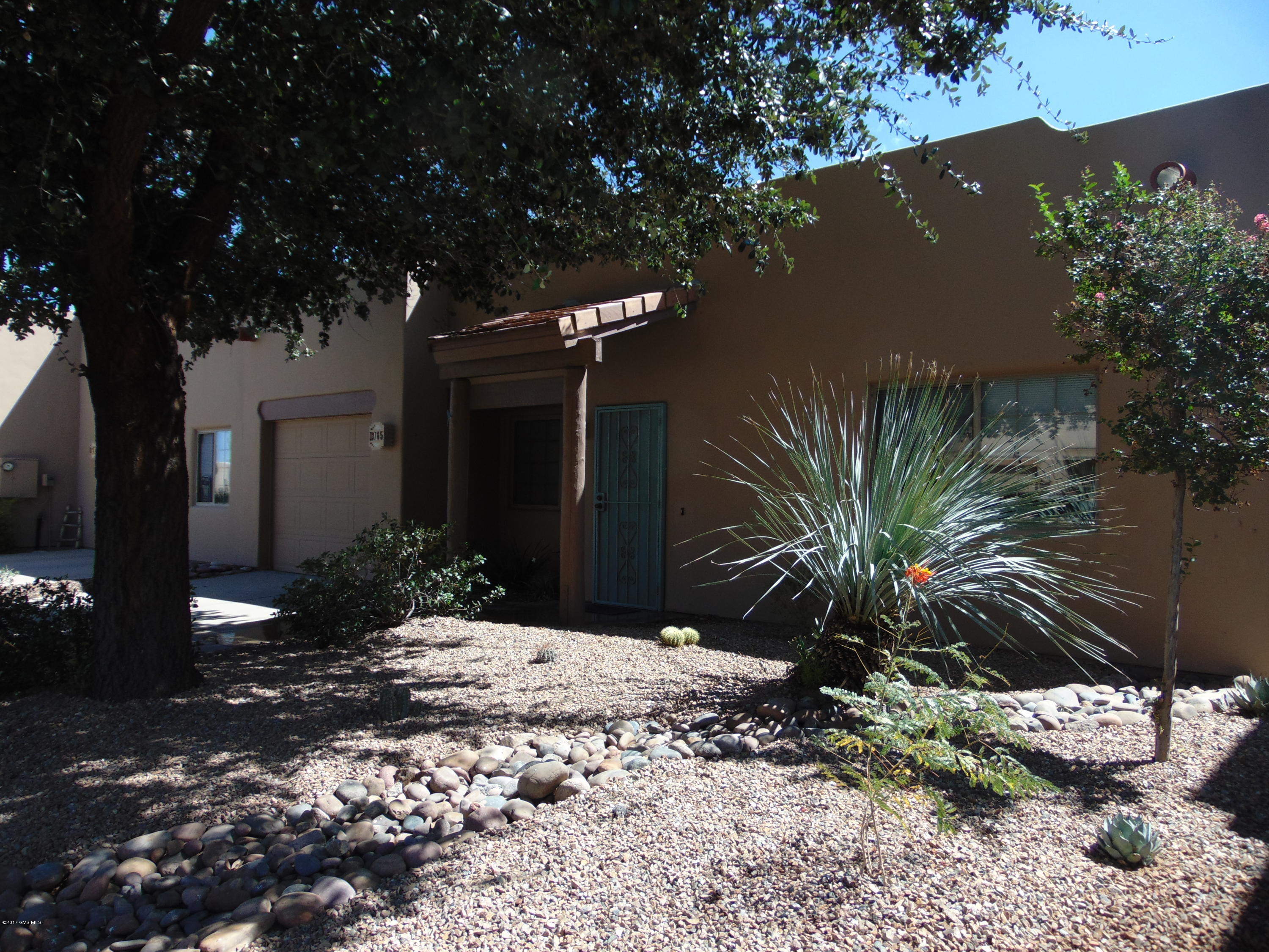 Freshly painted and updated through out you will love this little gem. Close to Rec Center (Green Valley Rec is Available) owner looking for a long term tenant. Easy care yard and garage.