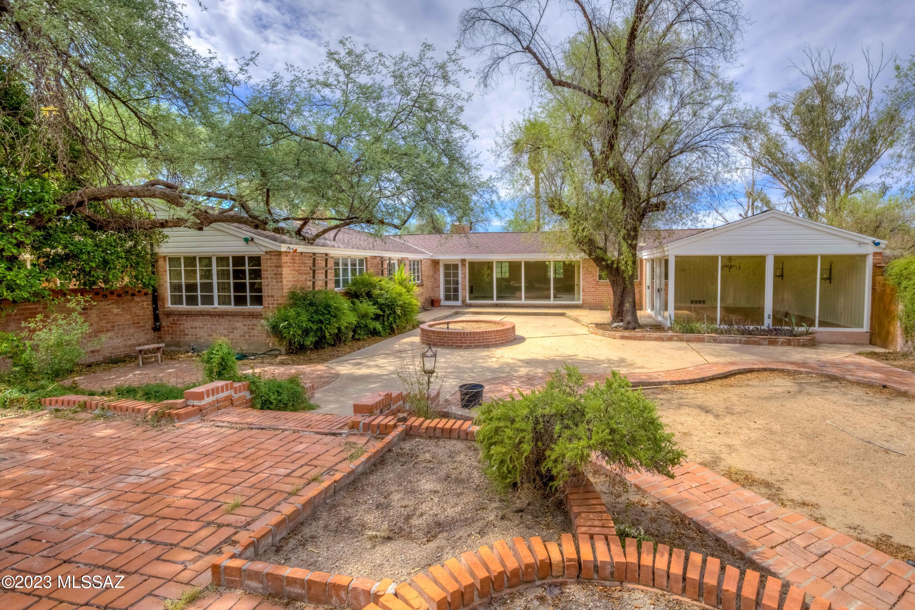 Aldea Linda - Residential